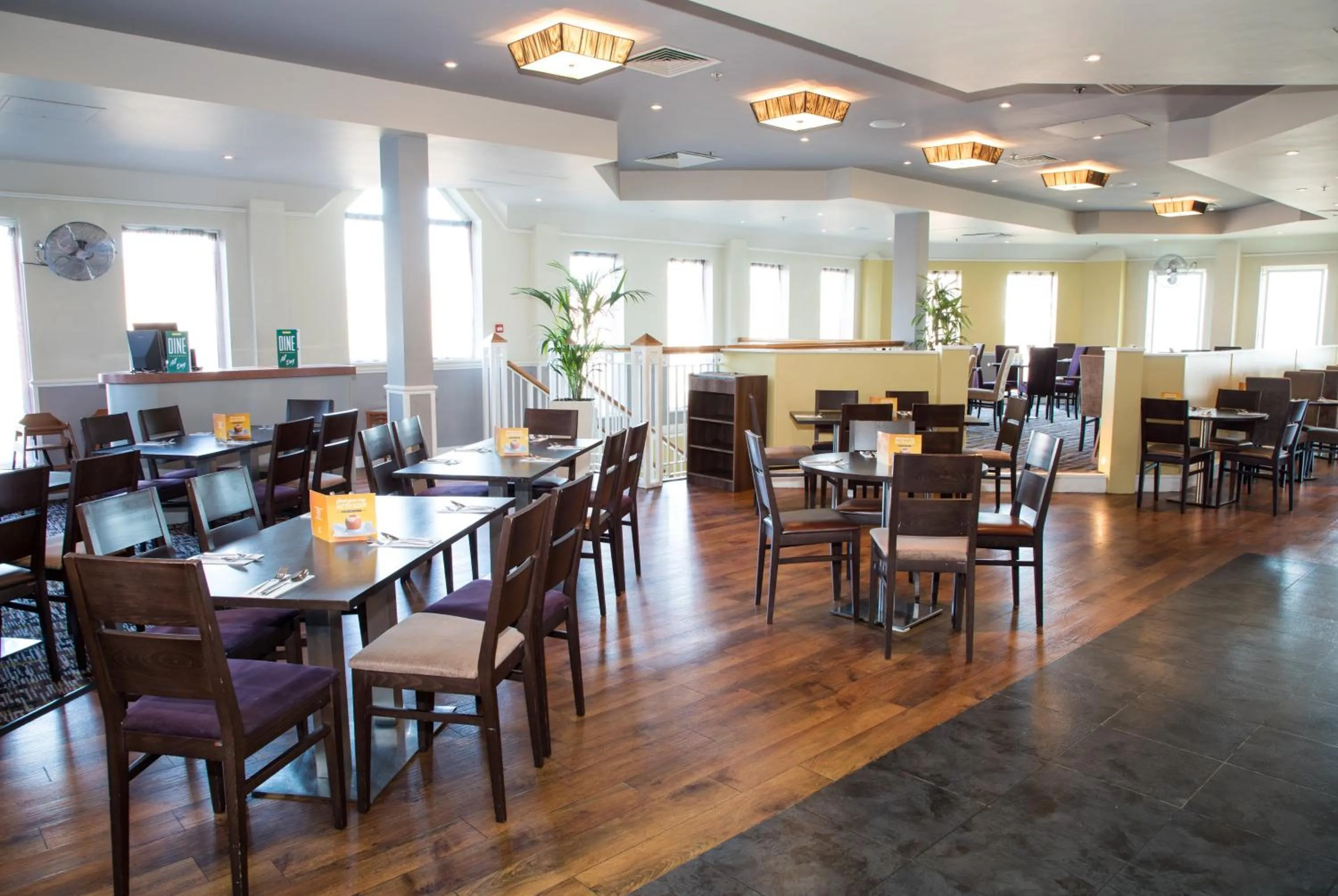 Restaurant/places to eat in Holiday Inn Slough Windsor by IHG