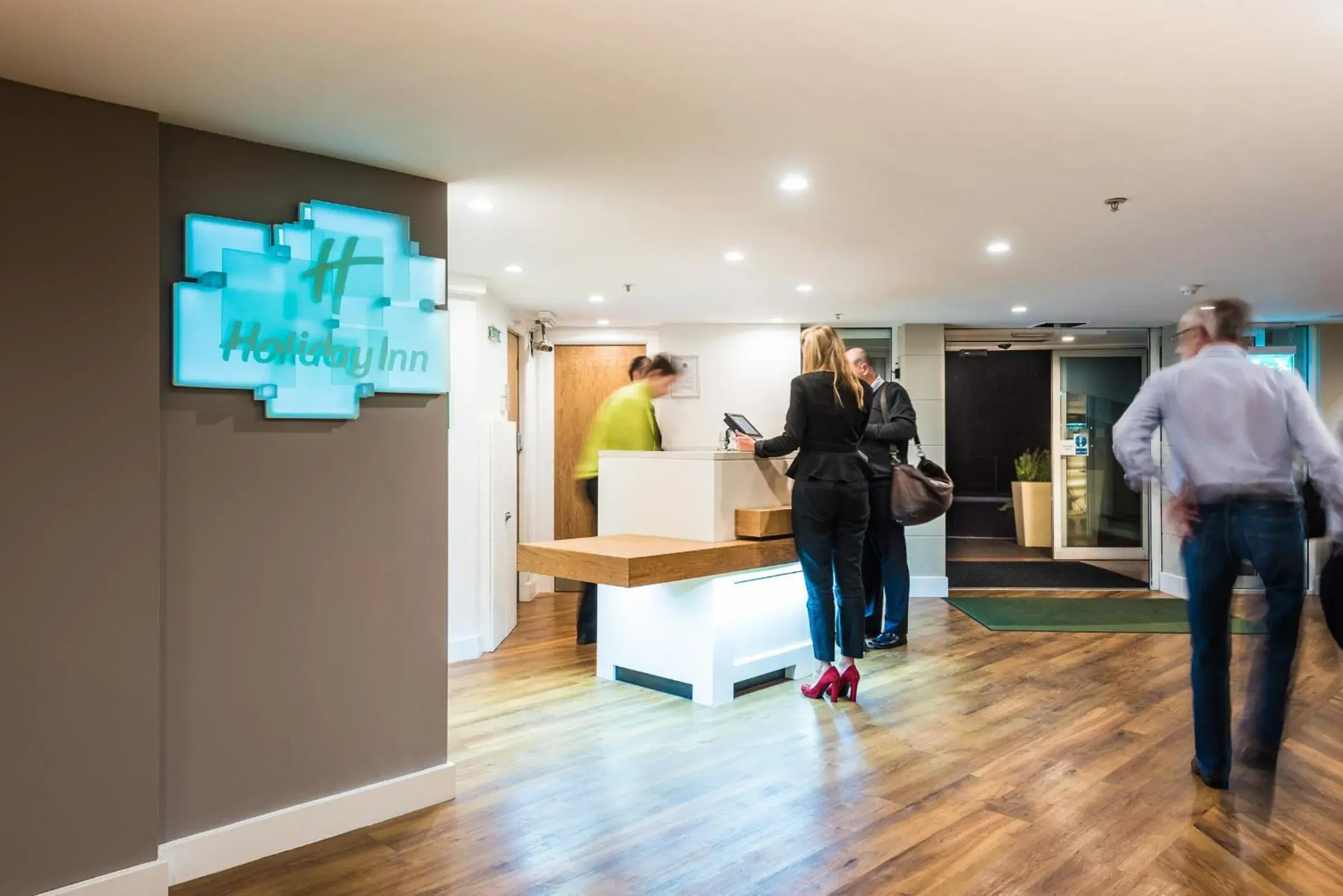 Facade/entrance in Holiday Inn Slough Windsor by IHG Facade/entrance in Holiday Inn Slough Windsor by IHG