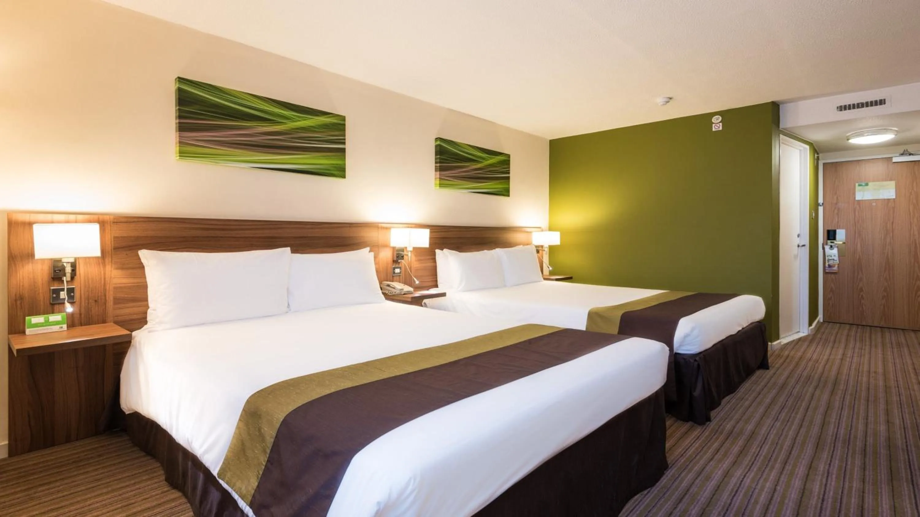 Photo of the whole room, Bed in Holiday Inn Slough Windsor by IHG