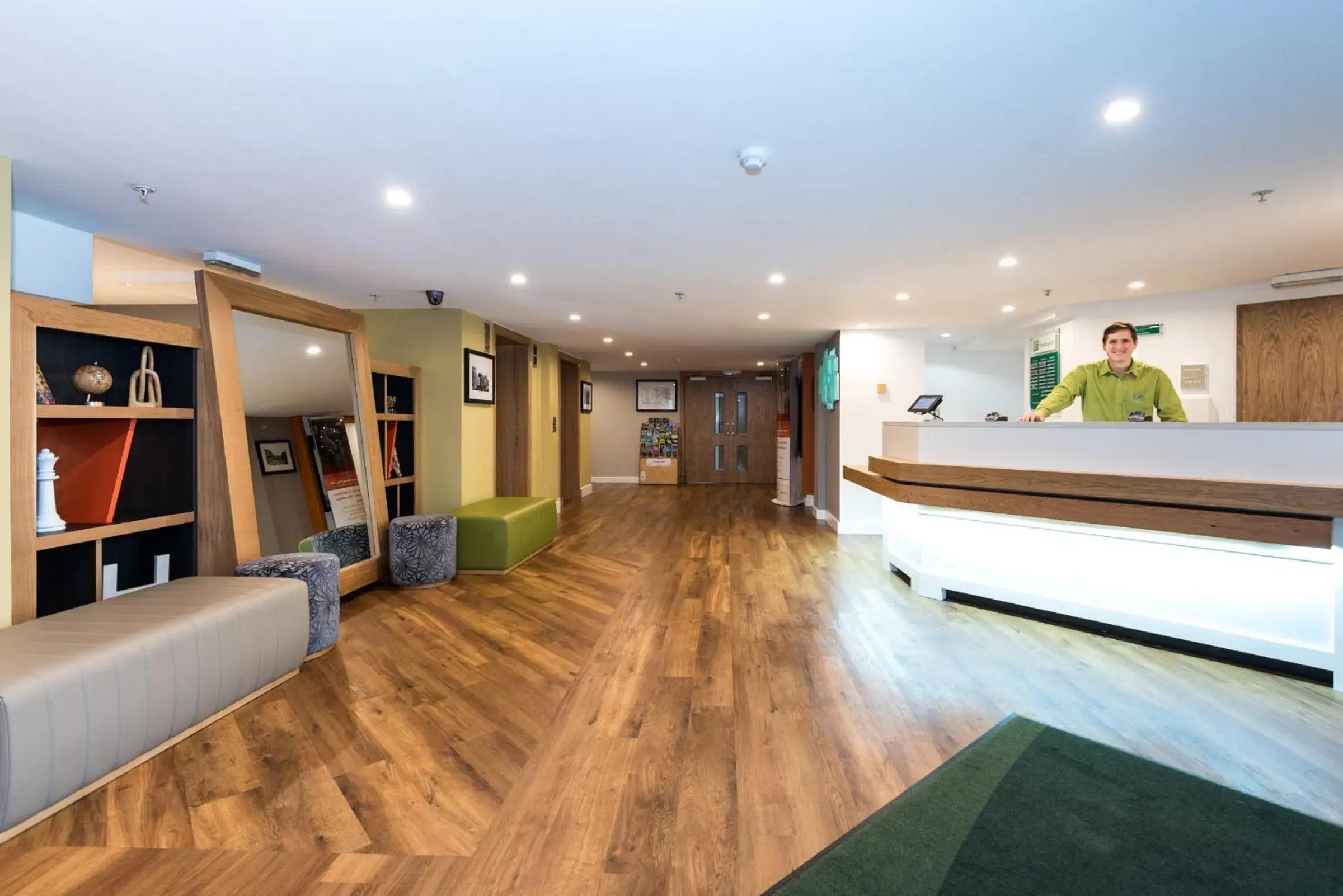 Facade/entrance in Holiday Inn Slough Windsor by IHG Facade/entrance in Holiday Inn Slough Windsor by IHG