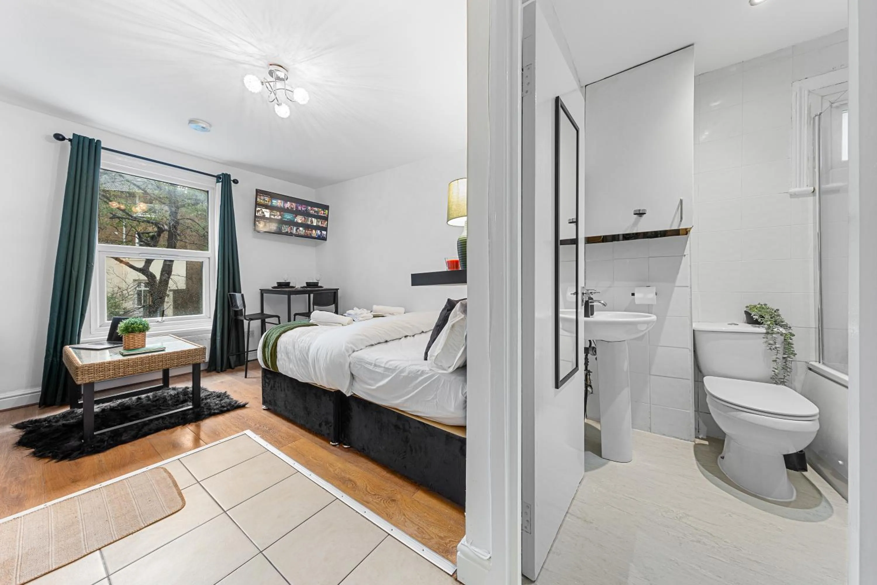 Stylish Brixton Studio, Perfect for Couples, Fast Wi-Fi