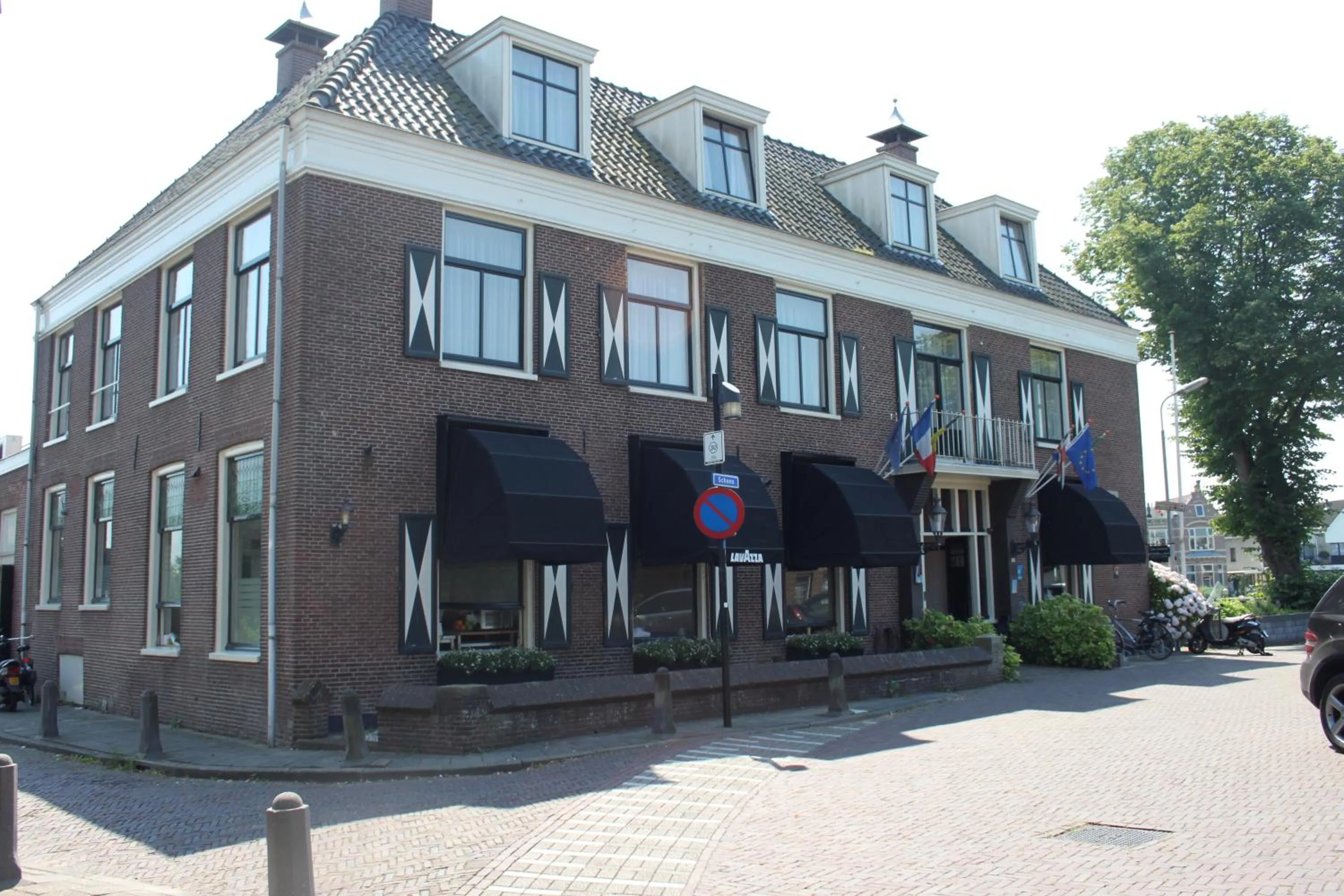 Facade/entrance in Het Rechthuis