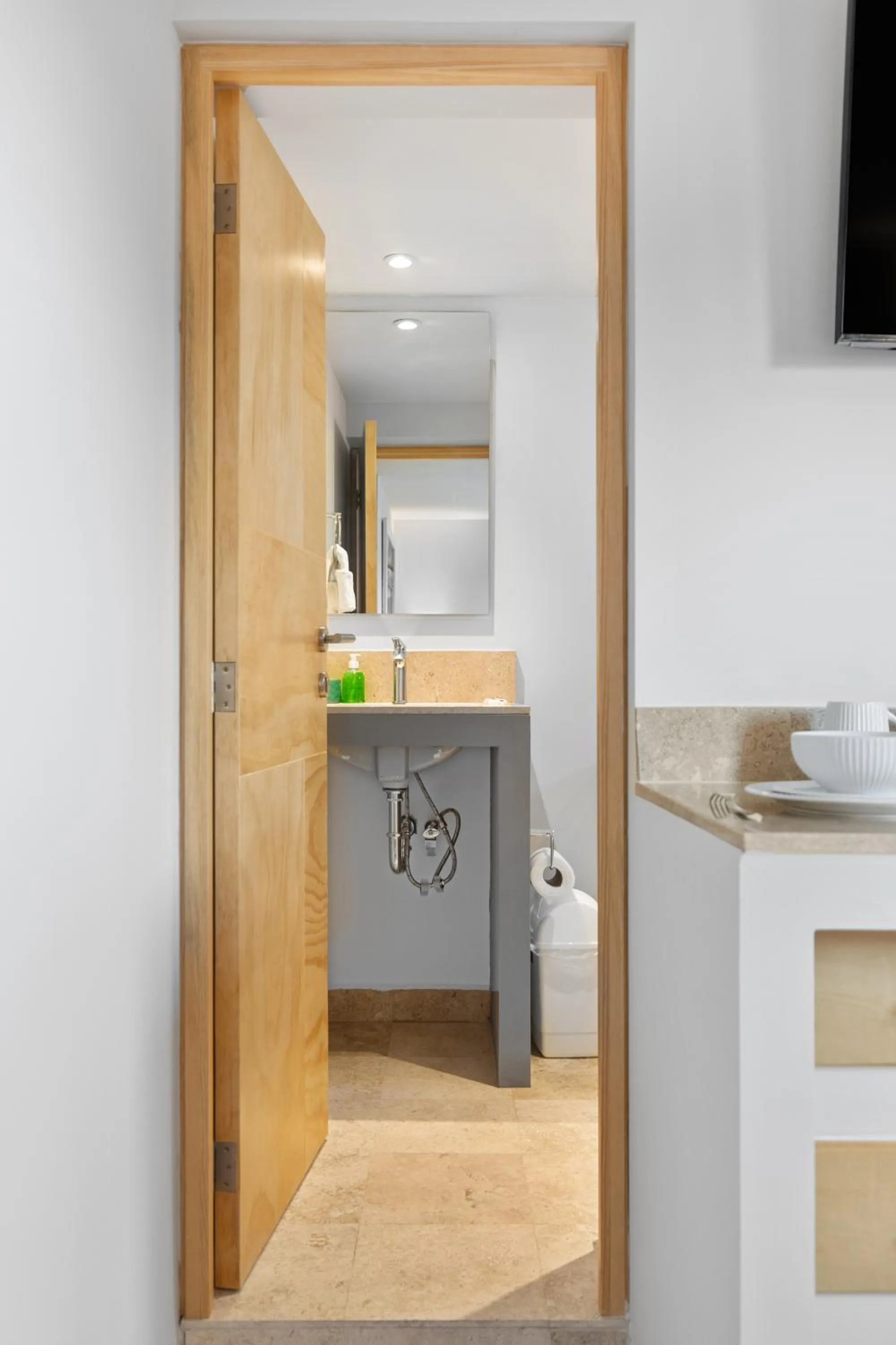 Bathroom in Hacienda Santa Barbara by Homi Rent