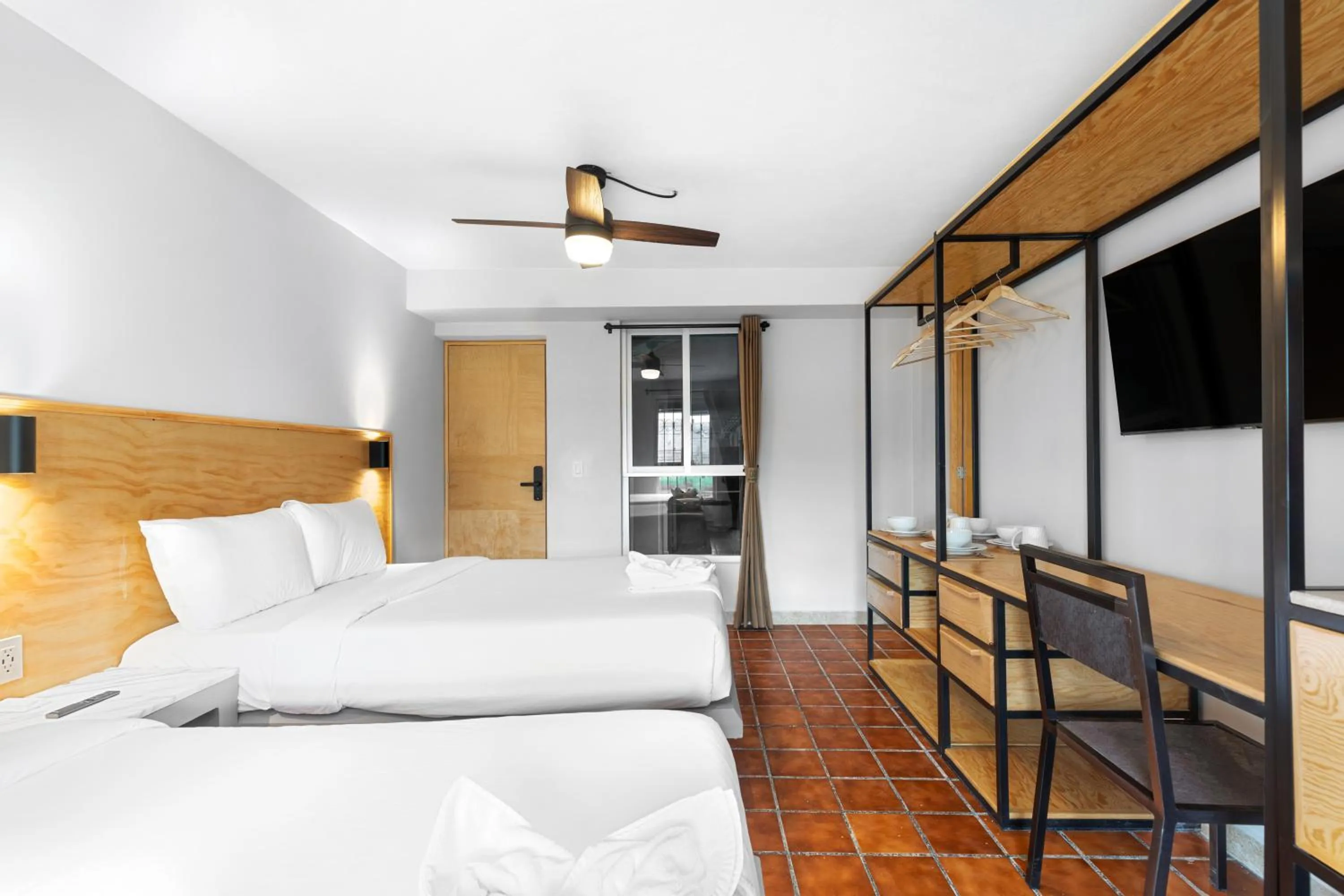 TV and multimedia, Bed in Hacienda Santa Barbara by Homi Rent