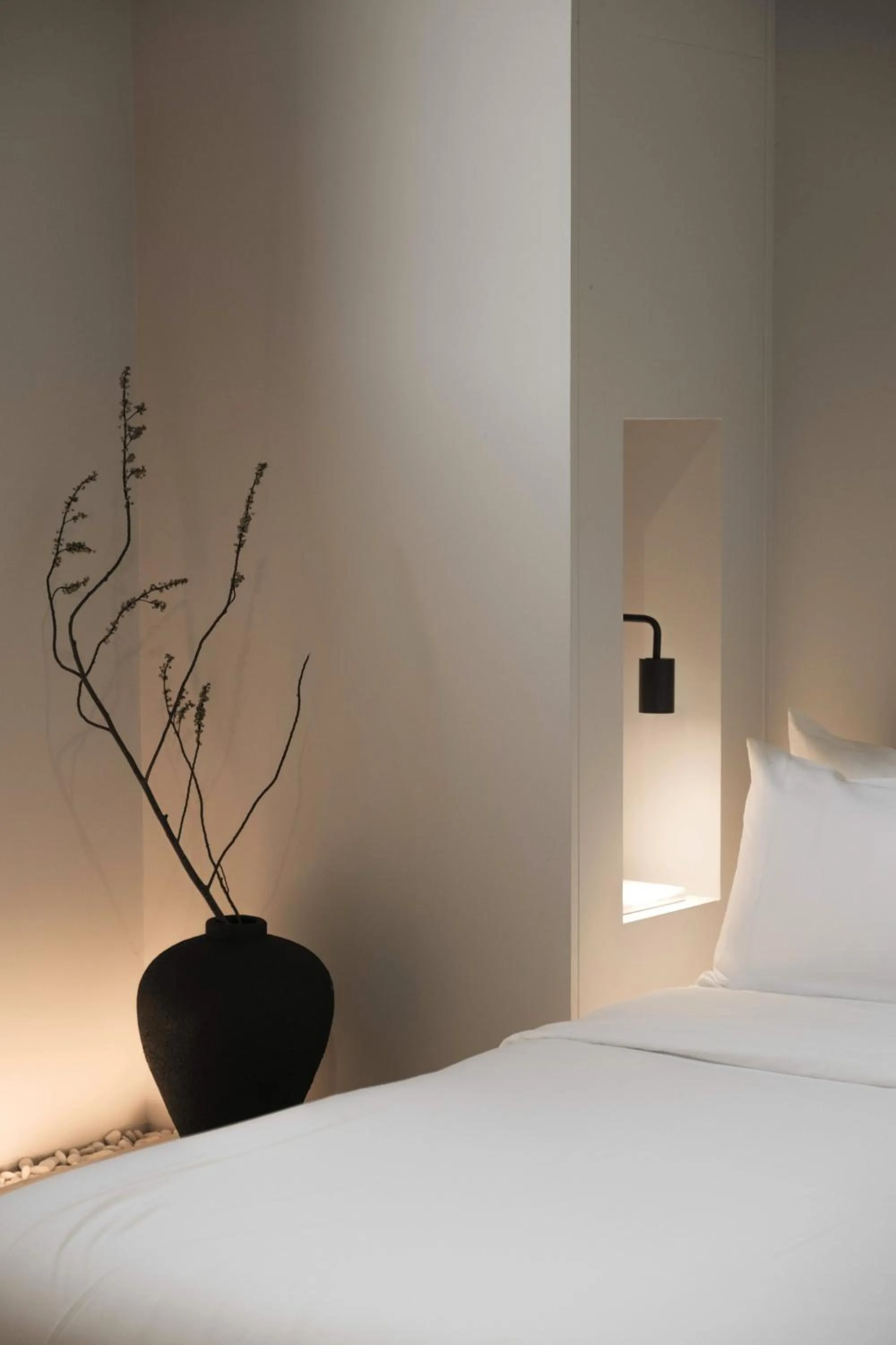 Bed in kodō hotel - Heart of LA Arts District