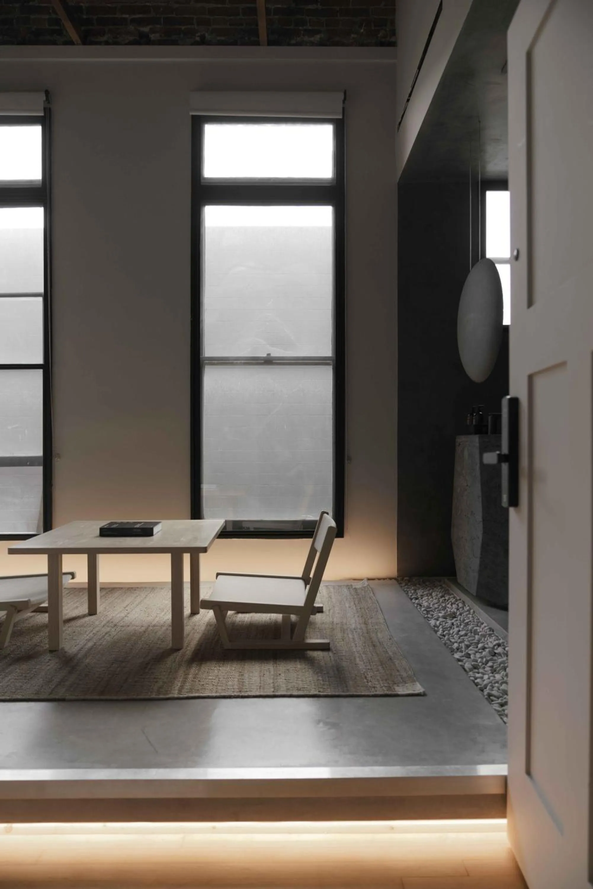 Seating area in kodō hotel - Heart of LA Arts District