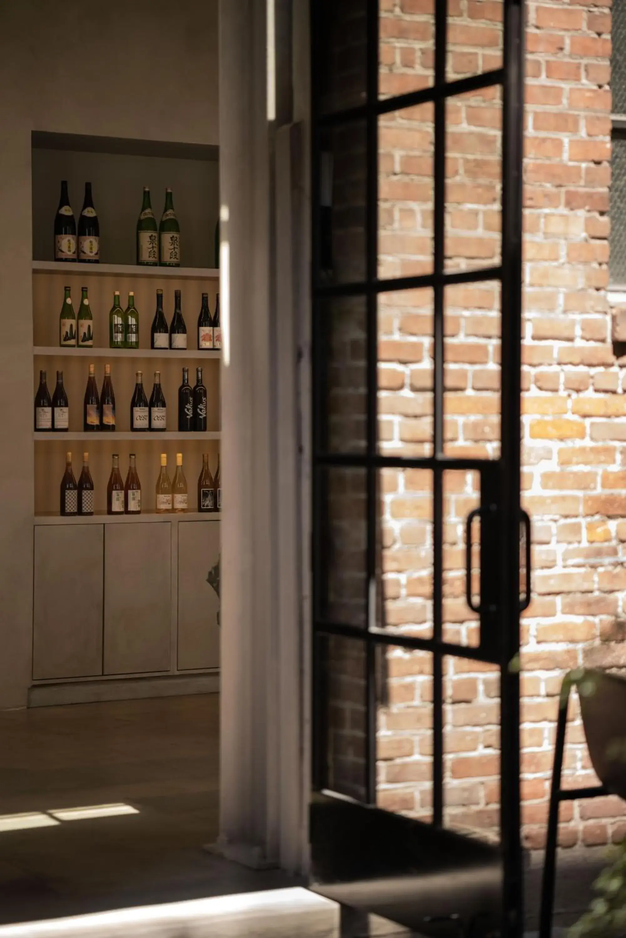 Lounge or bar in kodō hotel - Heart of LA Arts District Lounge or bar in kodō hotel - Heart of LA Arts District