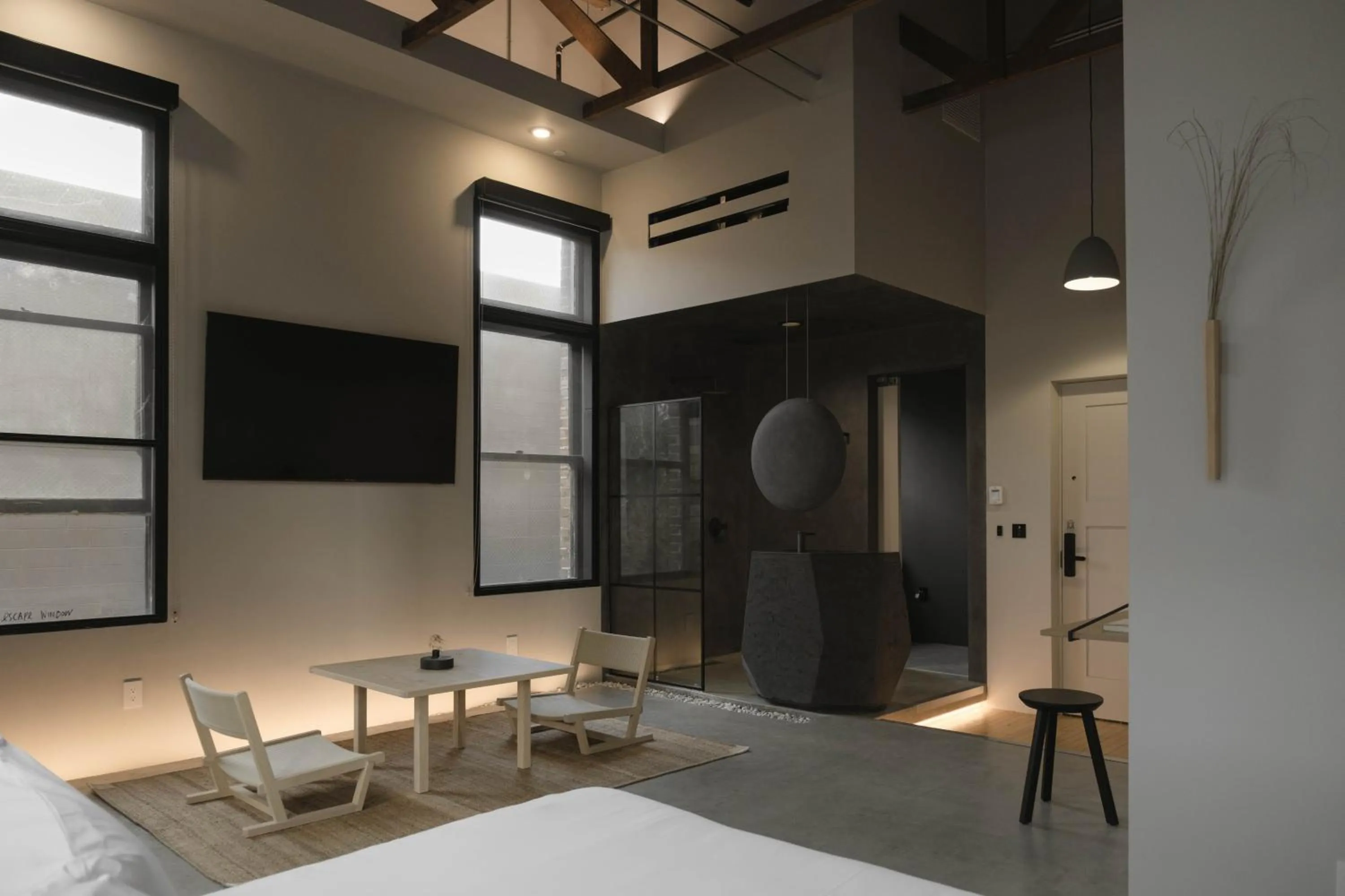 Bathroom, Bed in kodō hotel - Heart of LA Arts District