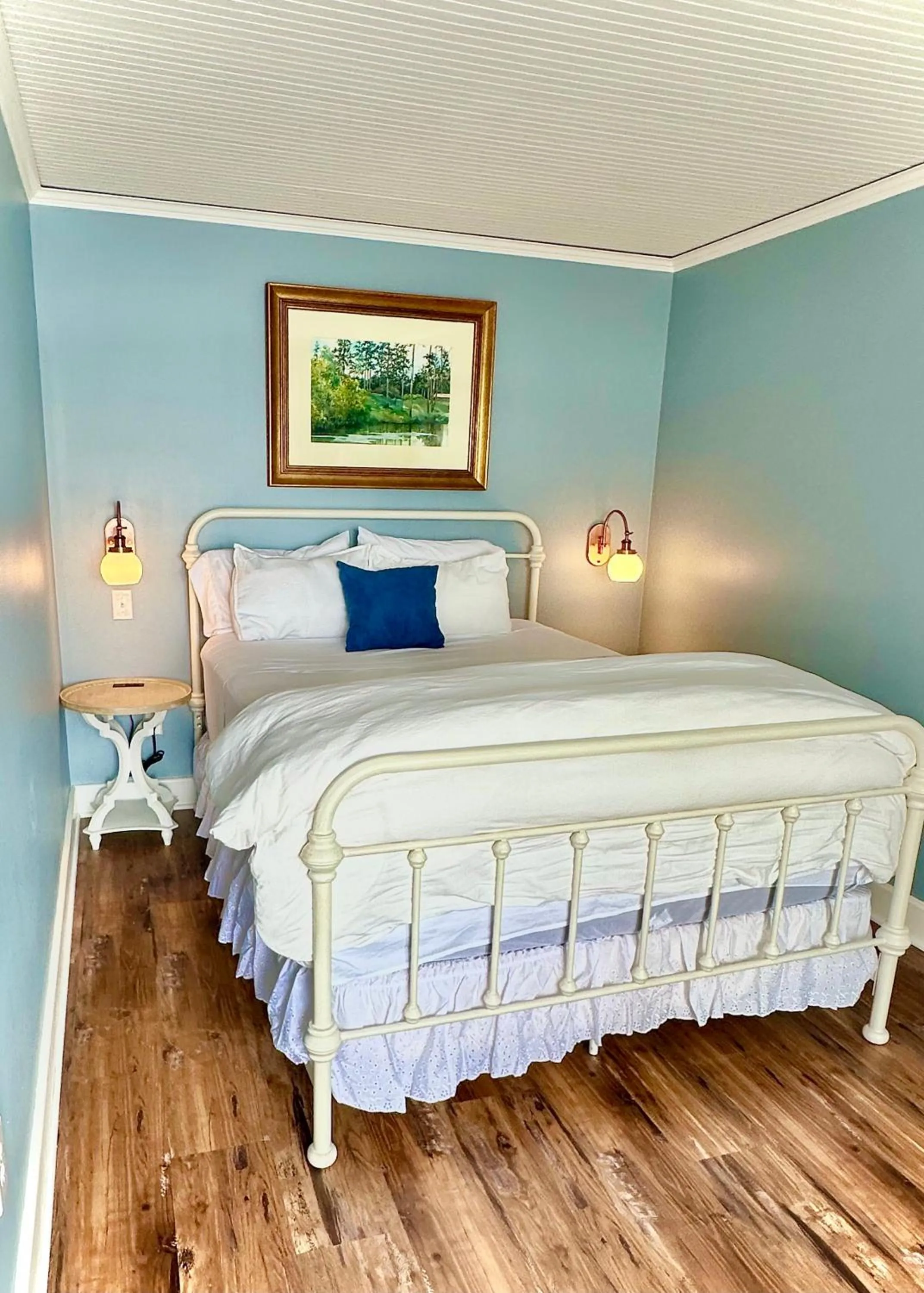 Bedroom, Bed in Orcas Hotel