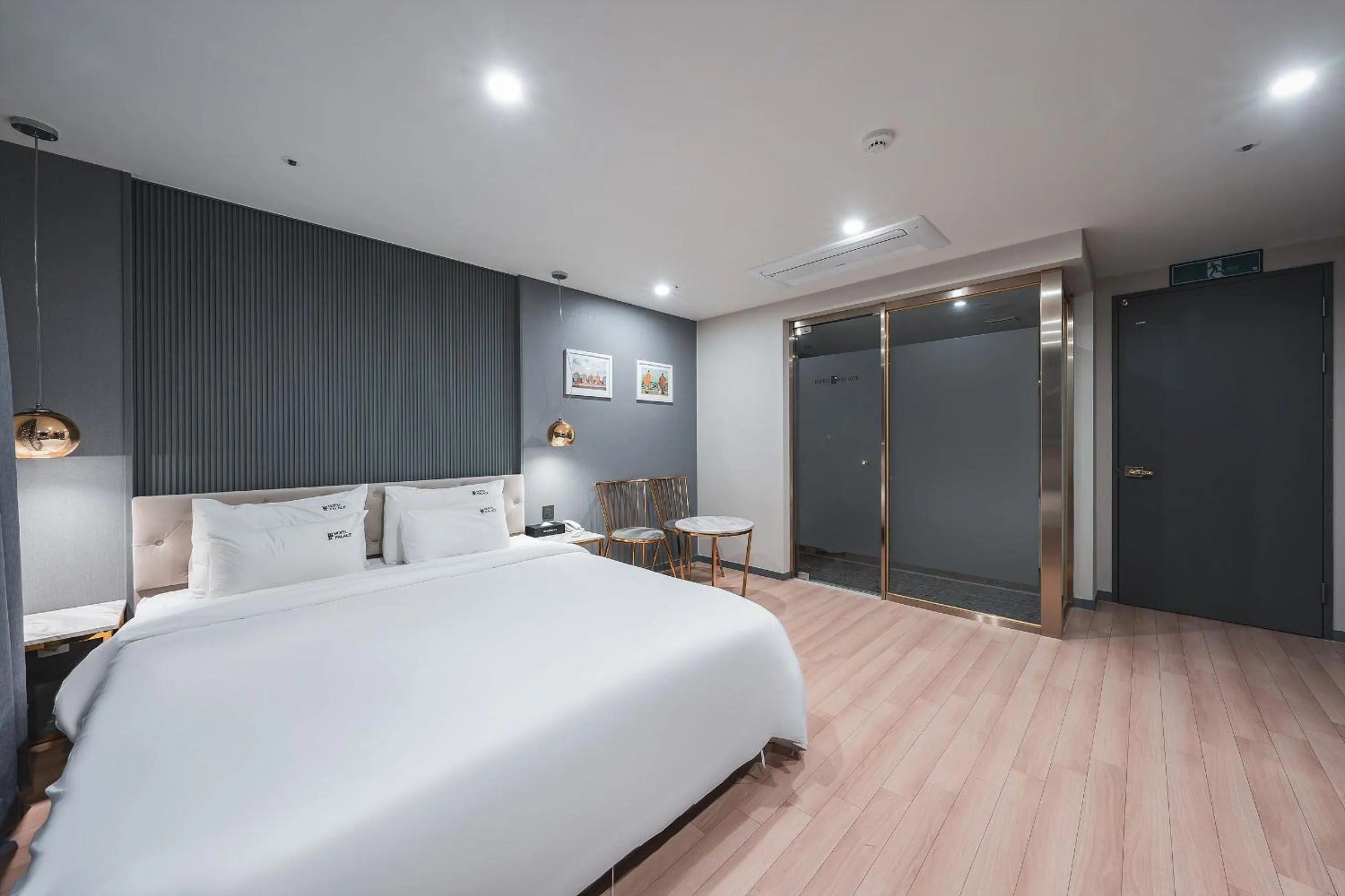 Bed in Hotel Palace Gyeongju