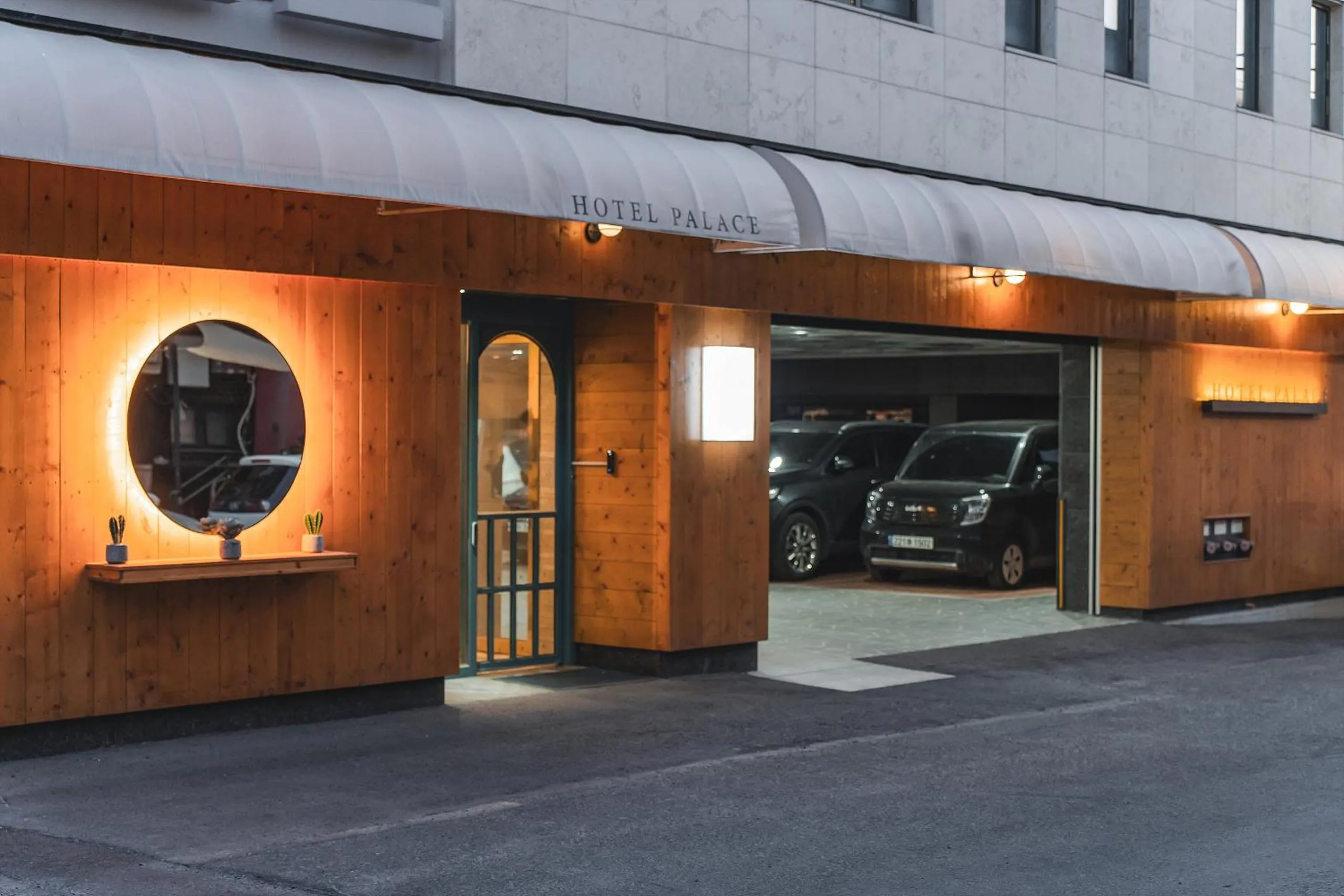 Property building in Hotel Palace Gyeongju