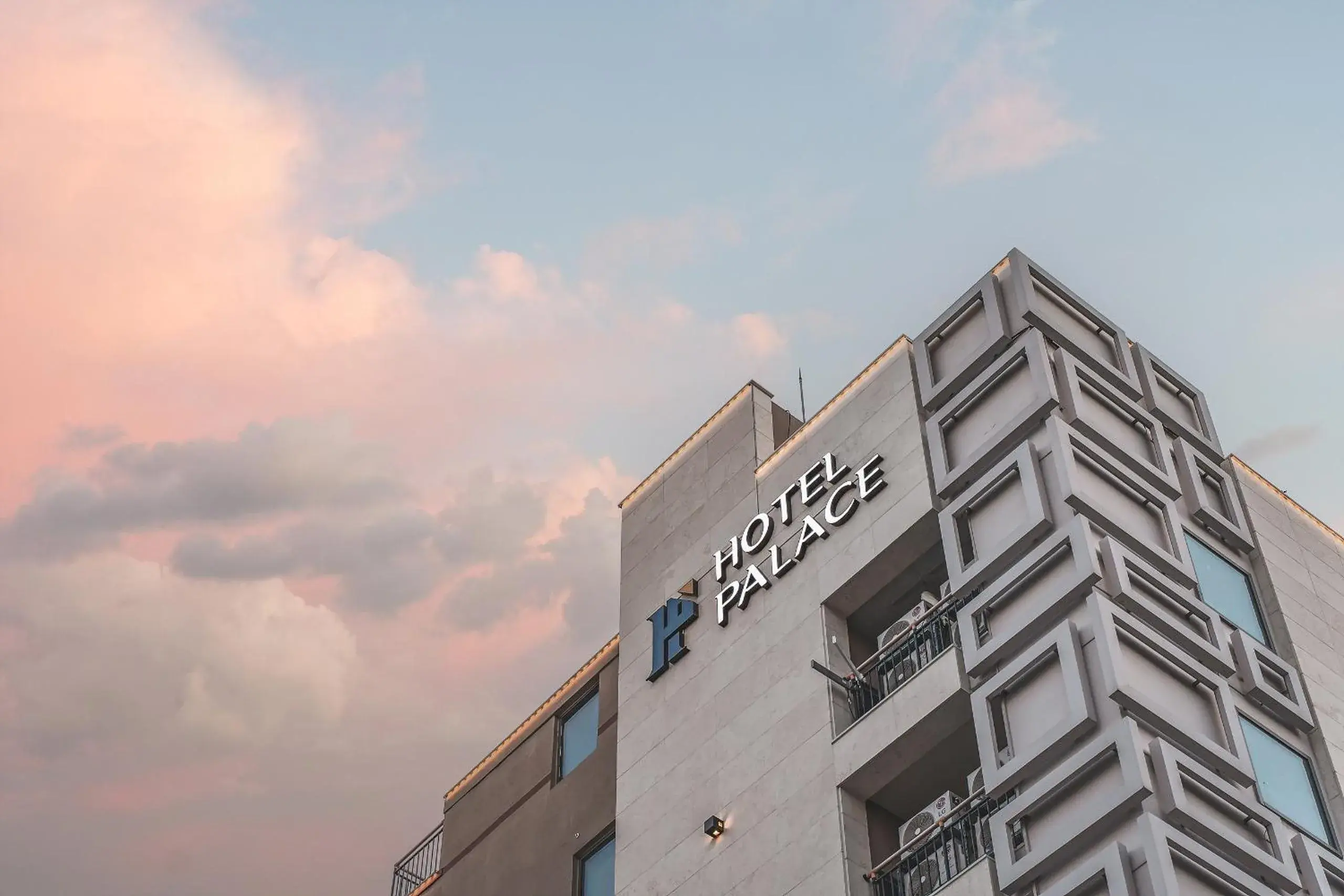 Property building in Hotel Palace Gyeongju Property building in Hotel Palace Gyeongju