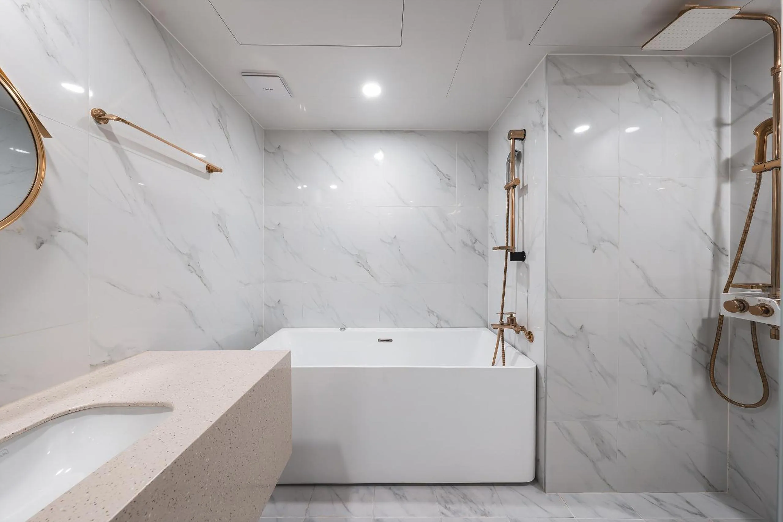 Shower in Hotel Palace Gyeongju