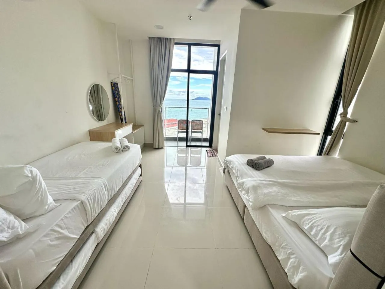 Bed in The Shore Kota Kinabalu City Centre by LW Suites