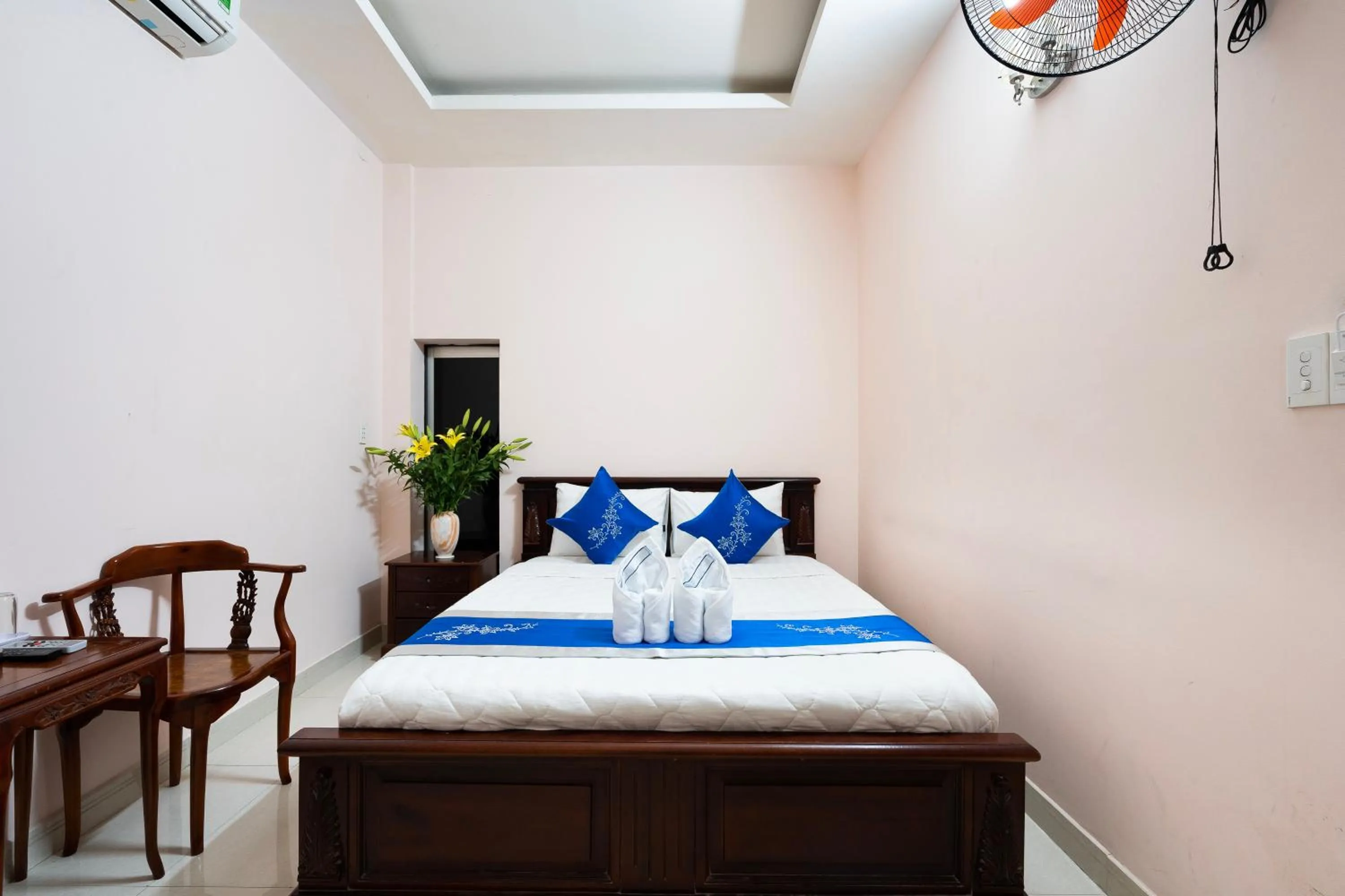 Photo of the whole room, Bed in Khách Sạn Lộc Phát