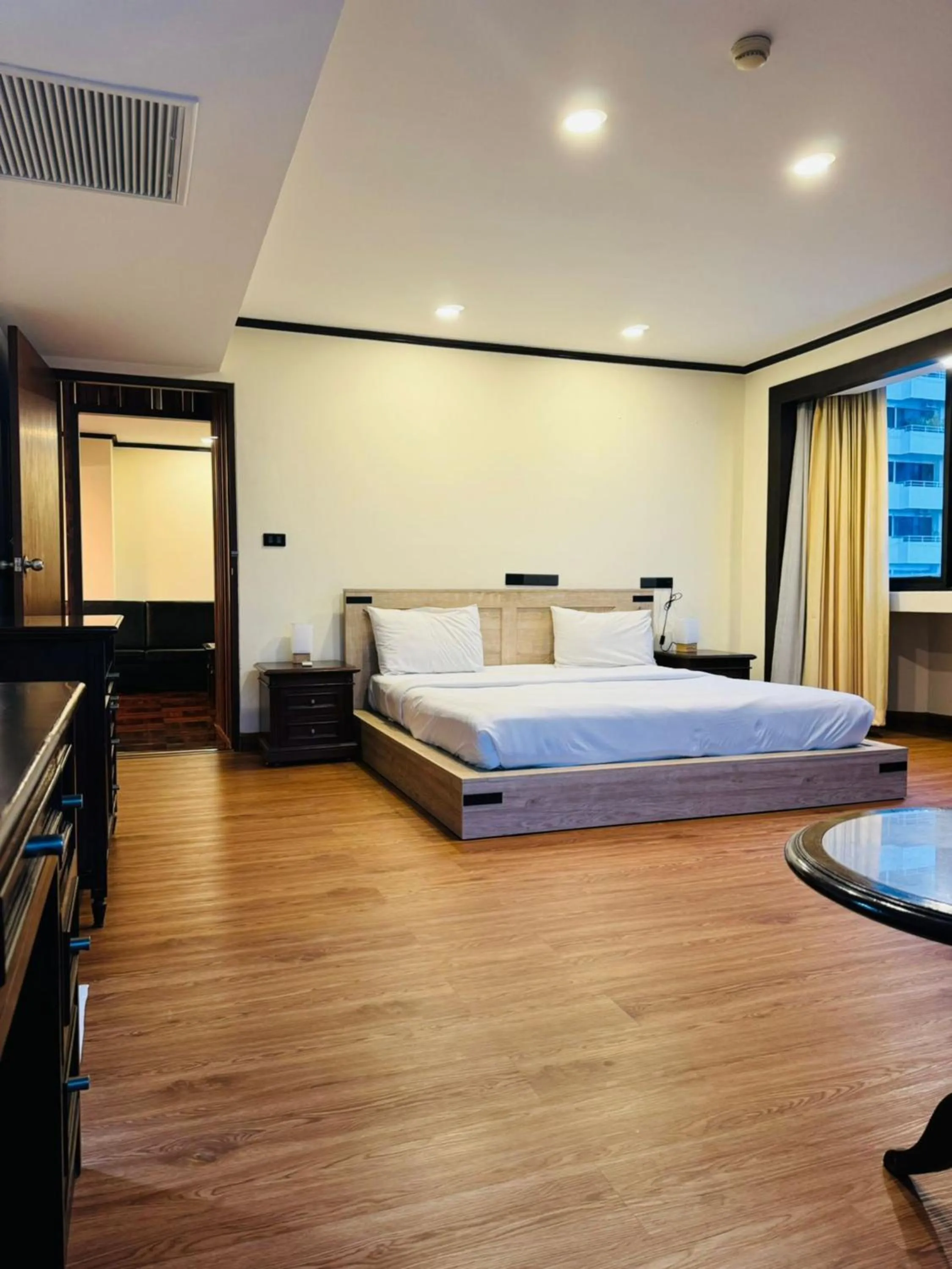 Bed in Omni Tower Cozy Apartments by Direct Rooms