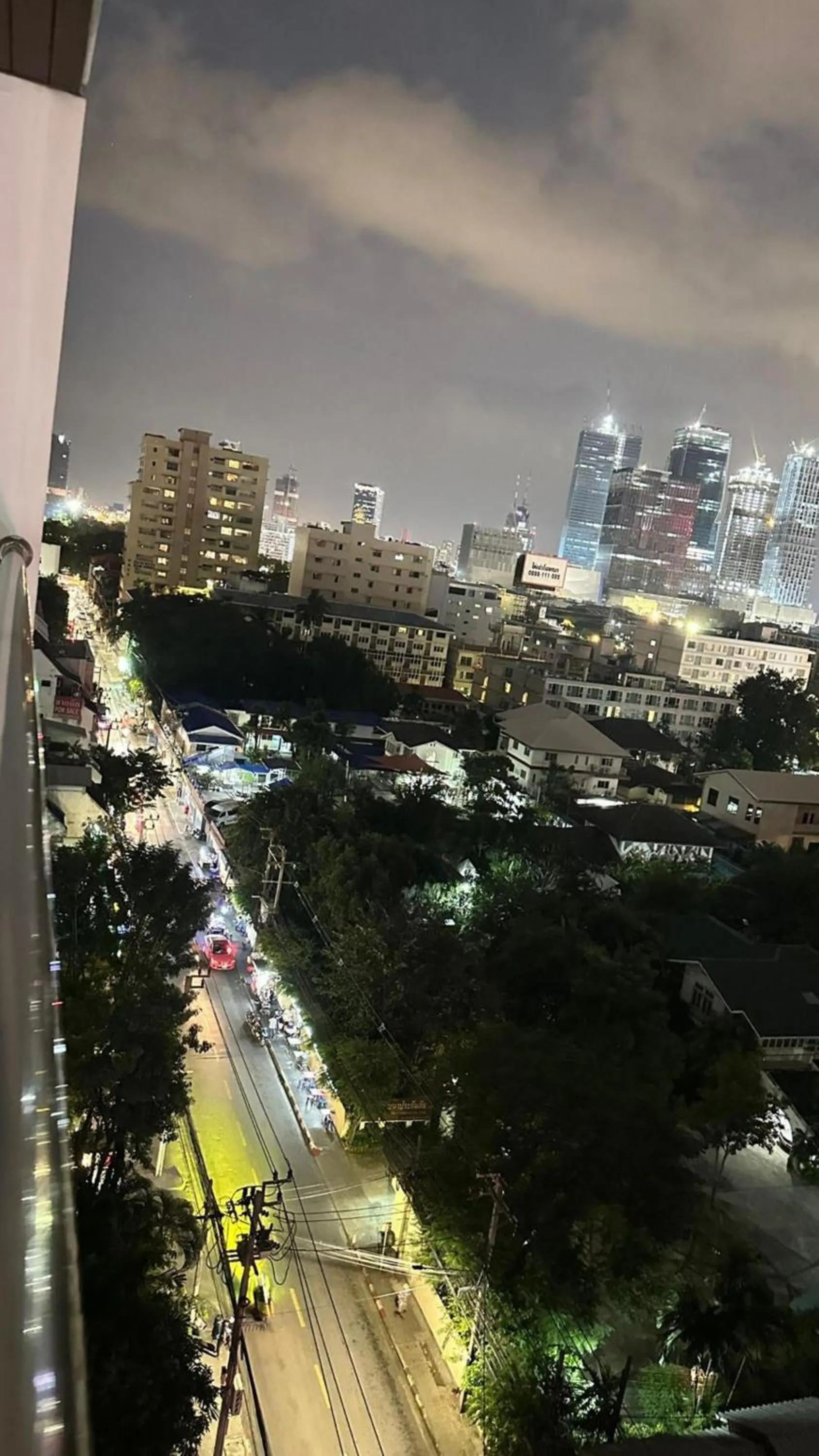 Balcony/Terrace in Omni Tower Cozy Apartments by Direct Rooms