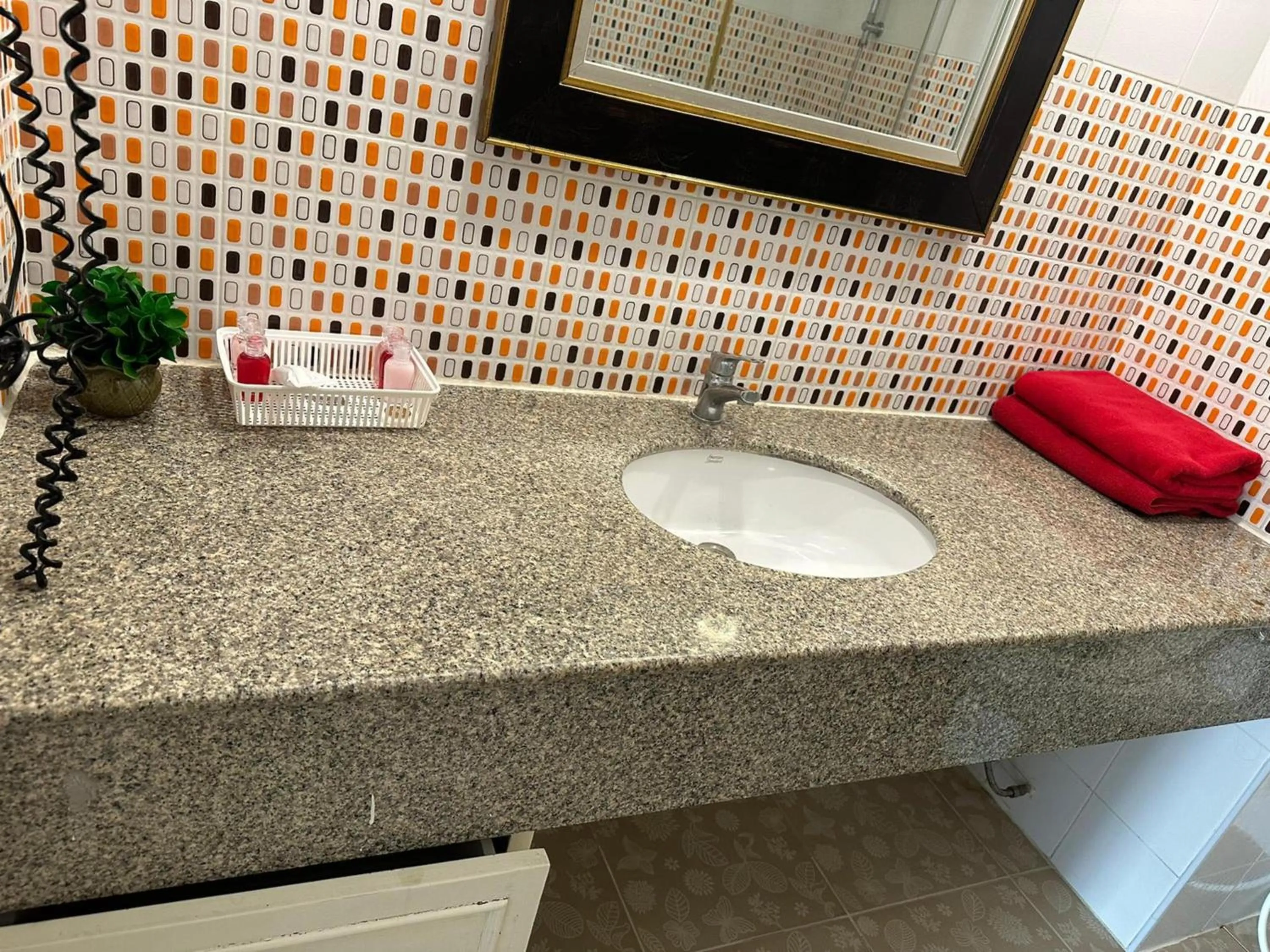 Bathroom in Omni Tower Cozy Apartments by Direct Rooms