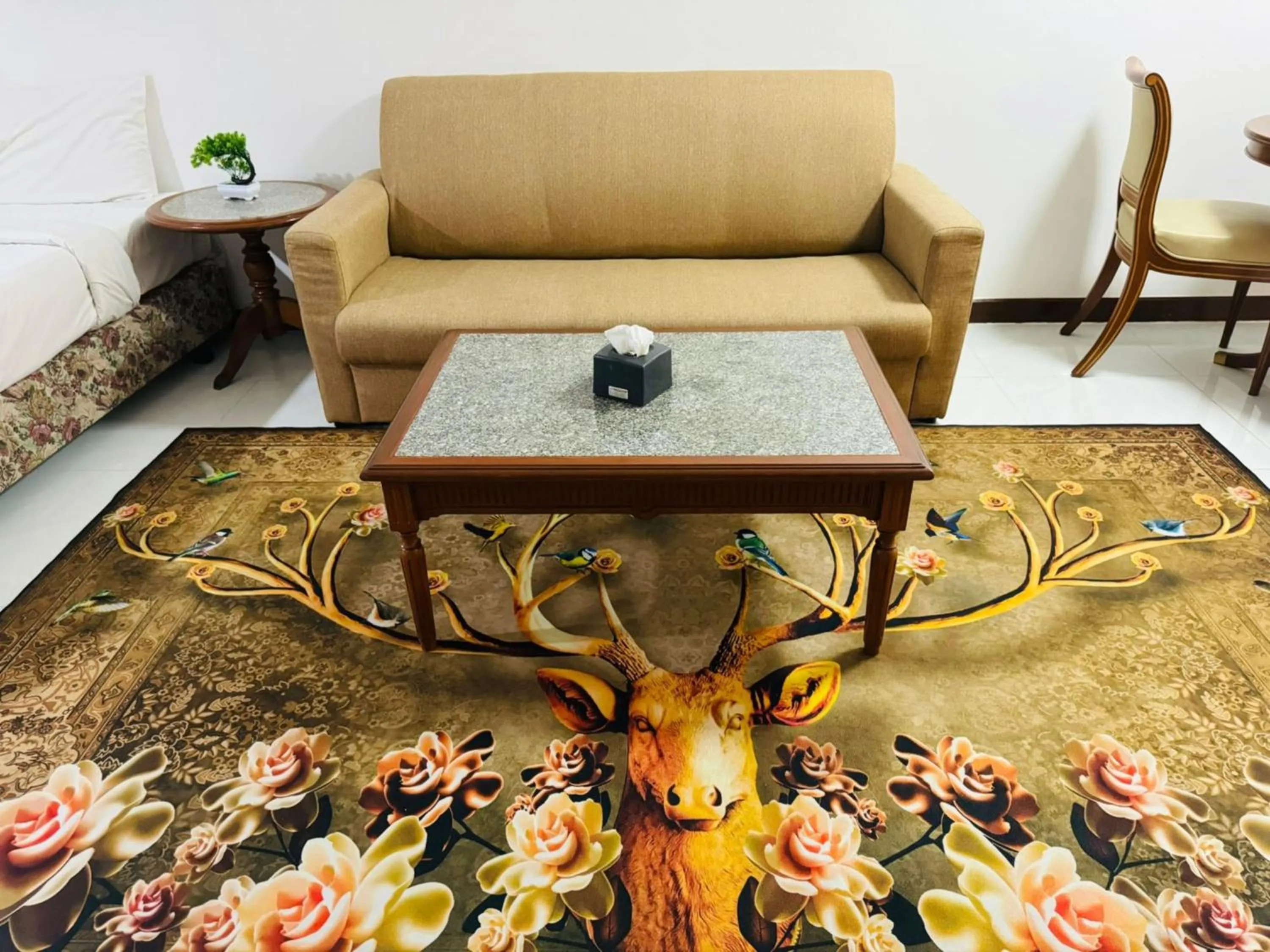 Living room in Omni Tower Cozy Apartments by Direct Rooms