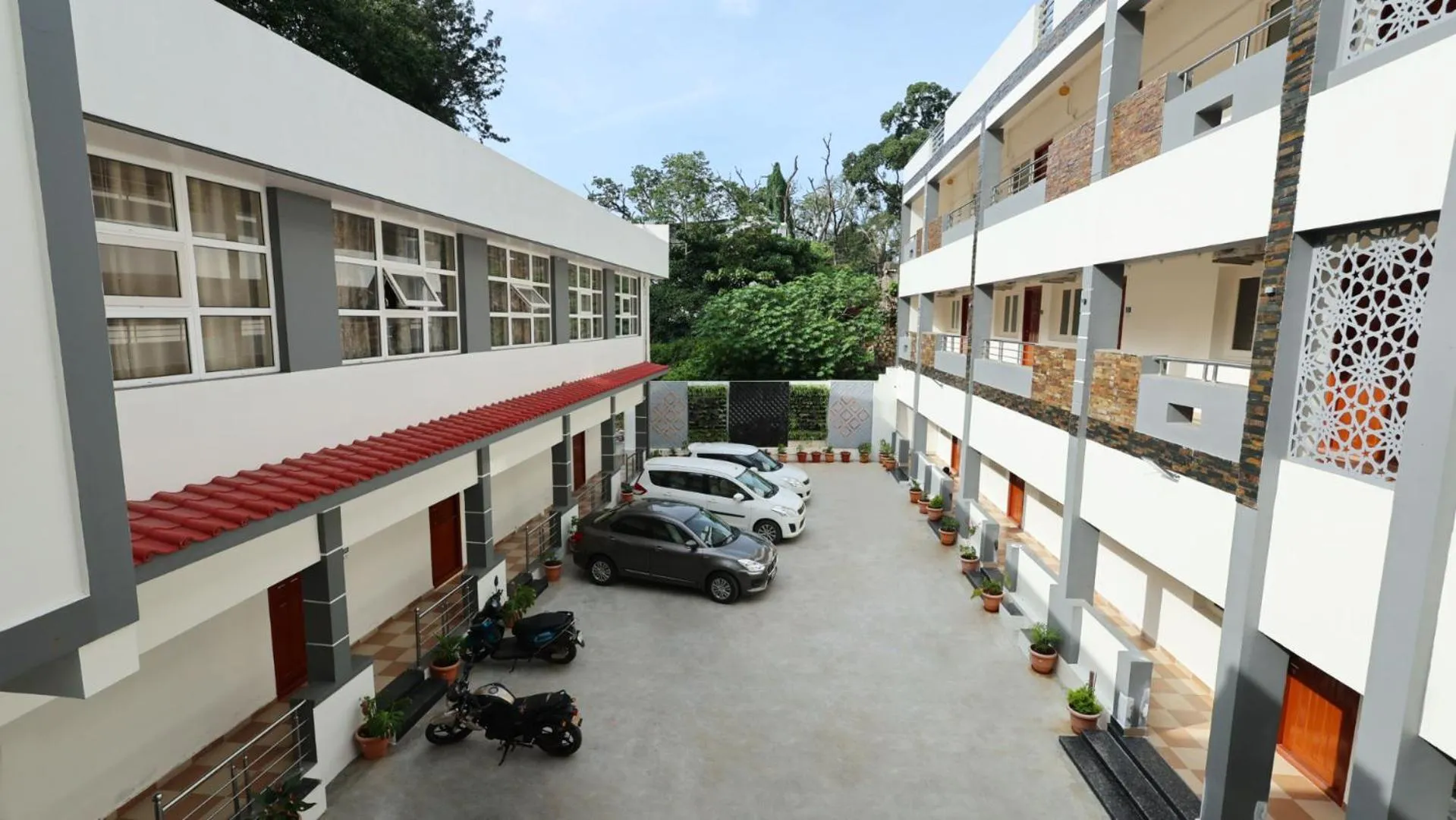 Parking in Hotel Grand Square