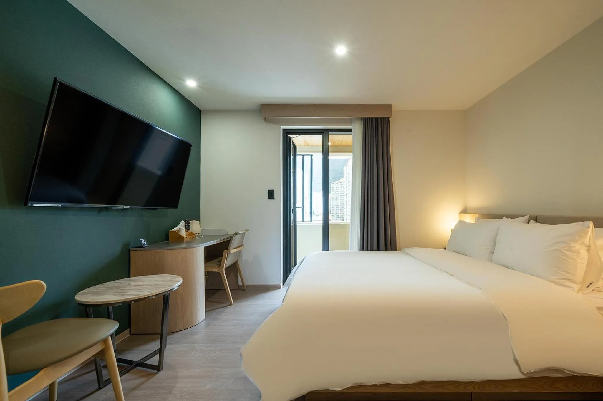 Hound Hotel Gimhae Samgye