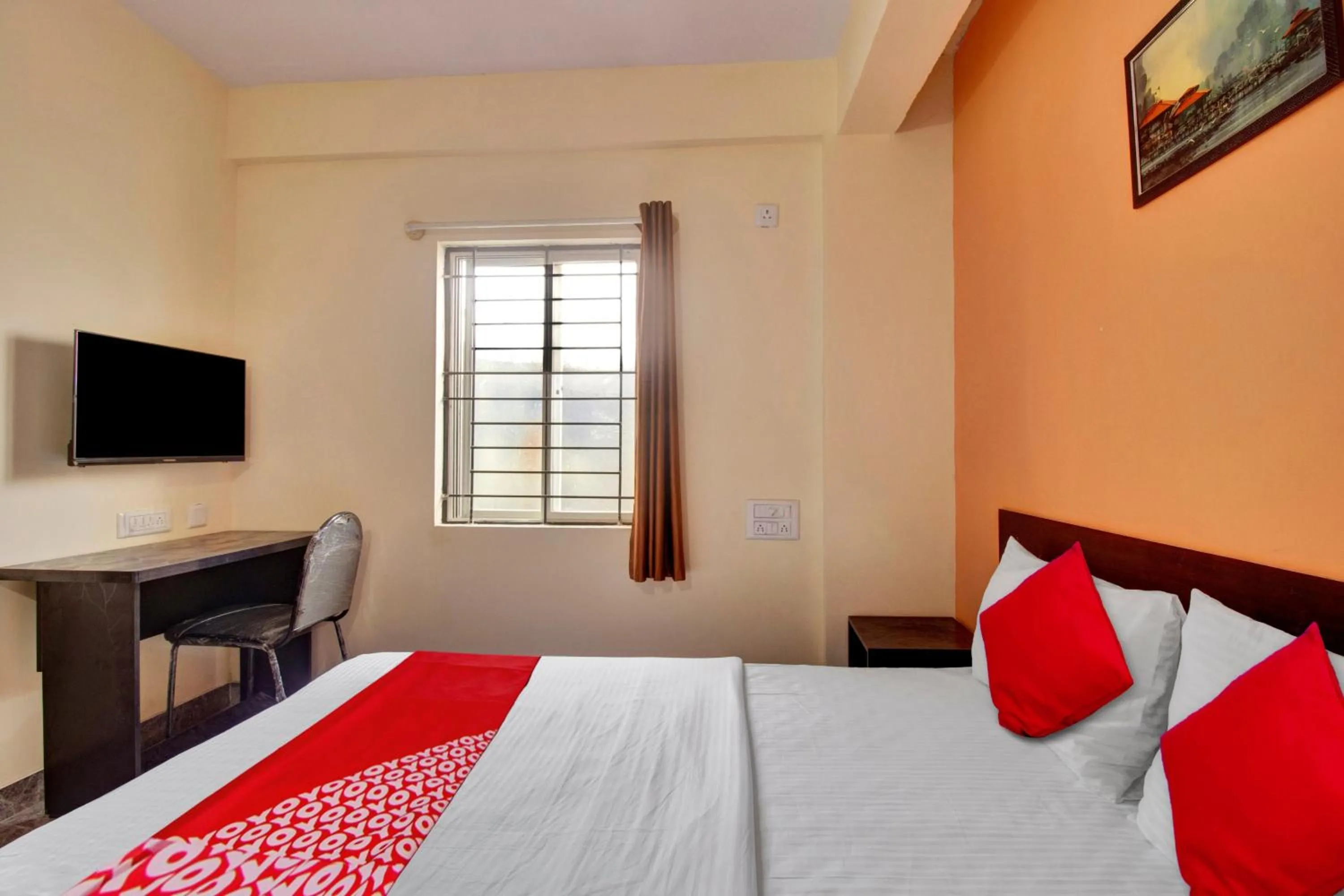 Bedroom, Bed in Hotel O PALMS INN ROOMS