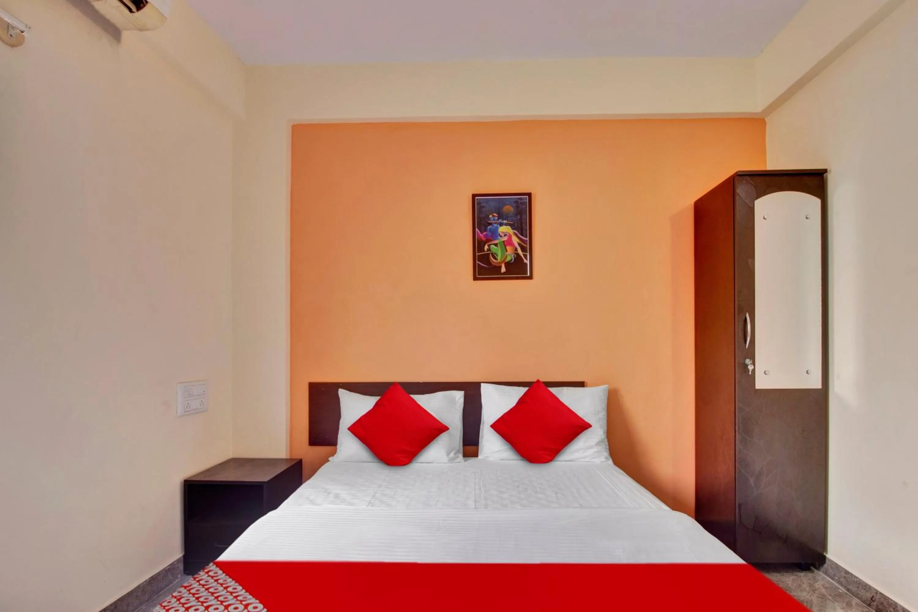 Bedroom, Bed in Hotel O PALMS INN ROOMS