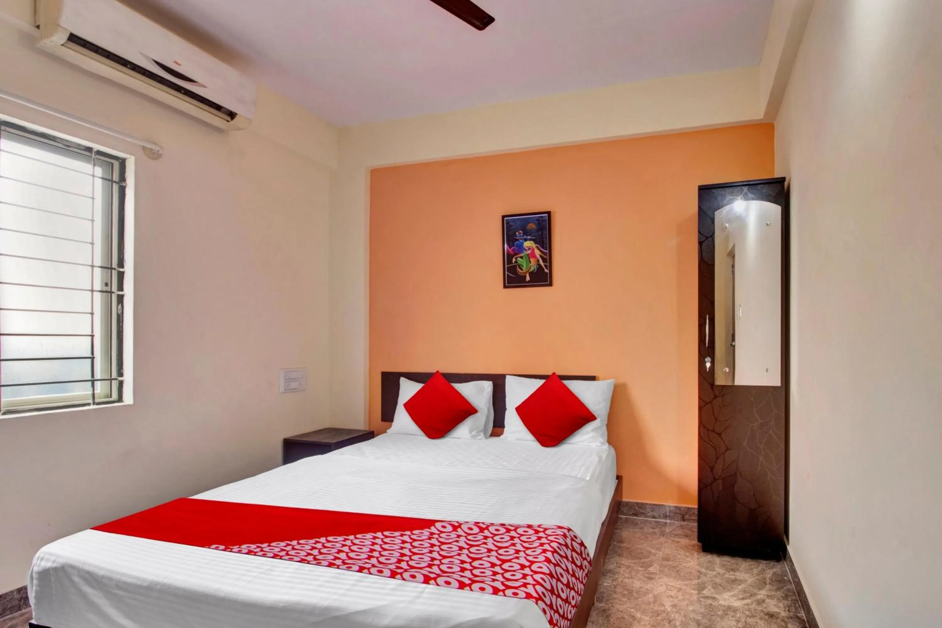 Bedroom, Bed in Hotel O PALMS INN ROOMS