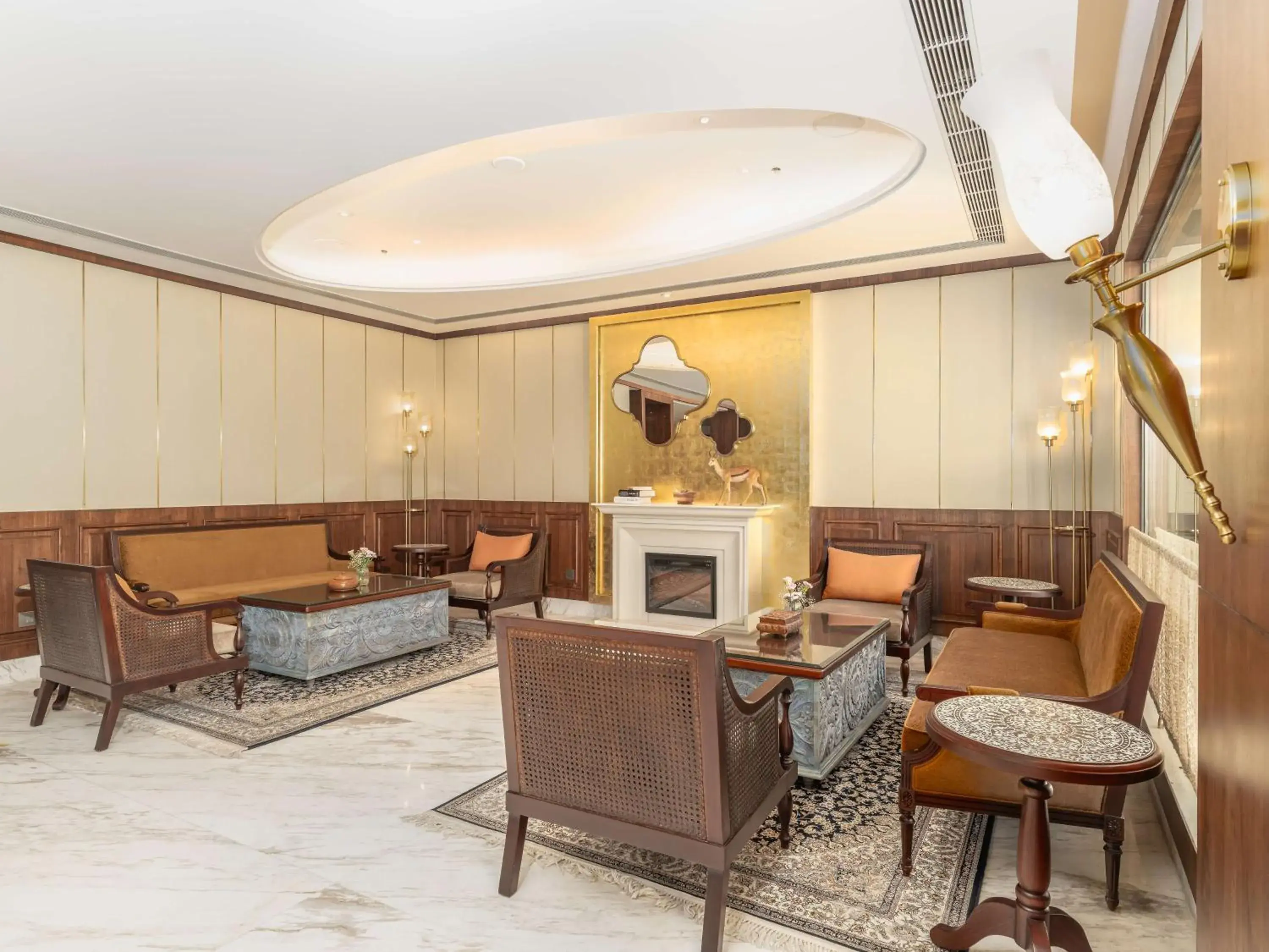 Lounge or bar in Radisson Collection Hotel & Spa, Riverfront Srinagar Lounge or bar in Radisson Collection Hotel & Spa, Riverfront Srinagar