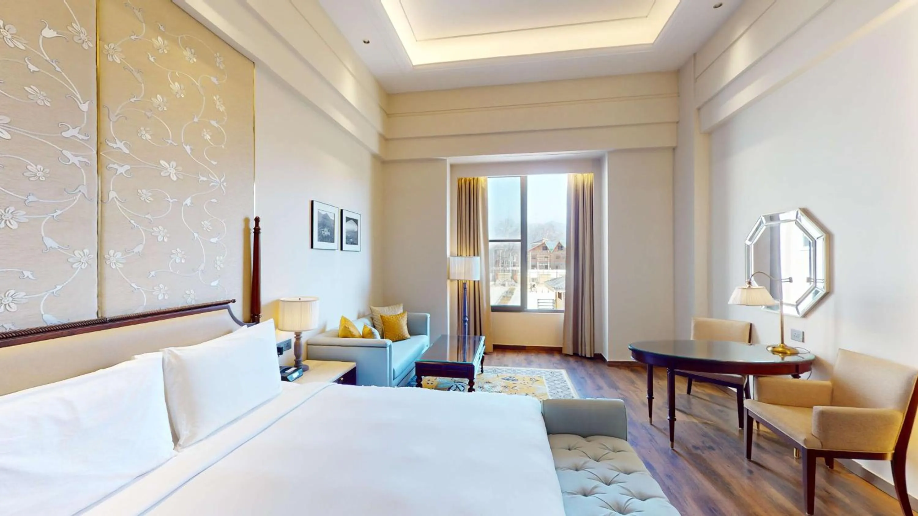 Bedroom, Bed in Radisson Collection Hotel & Spa, Riverfront Srinagar