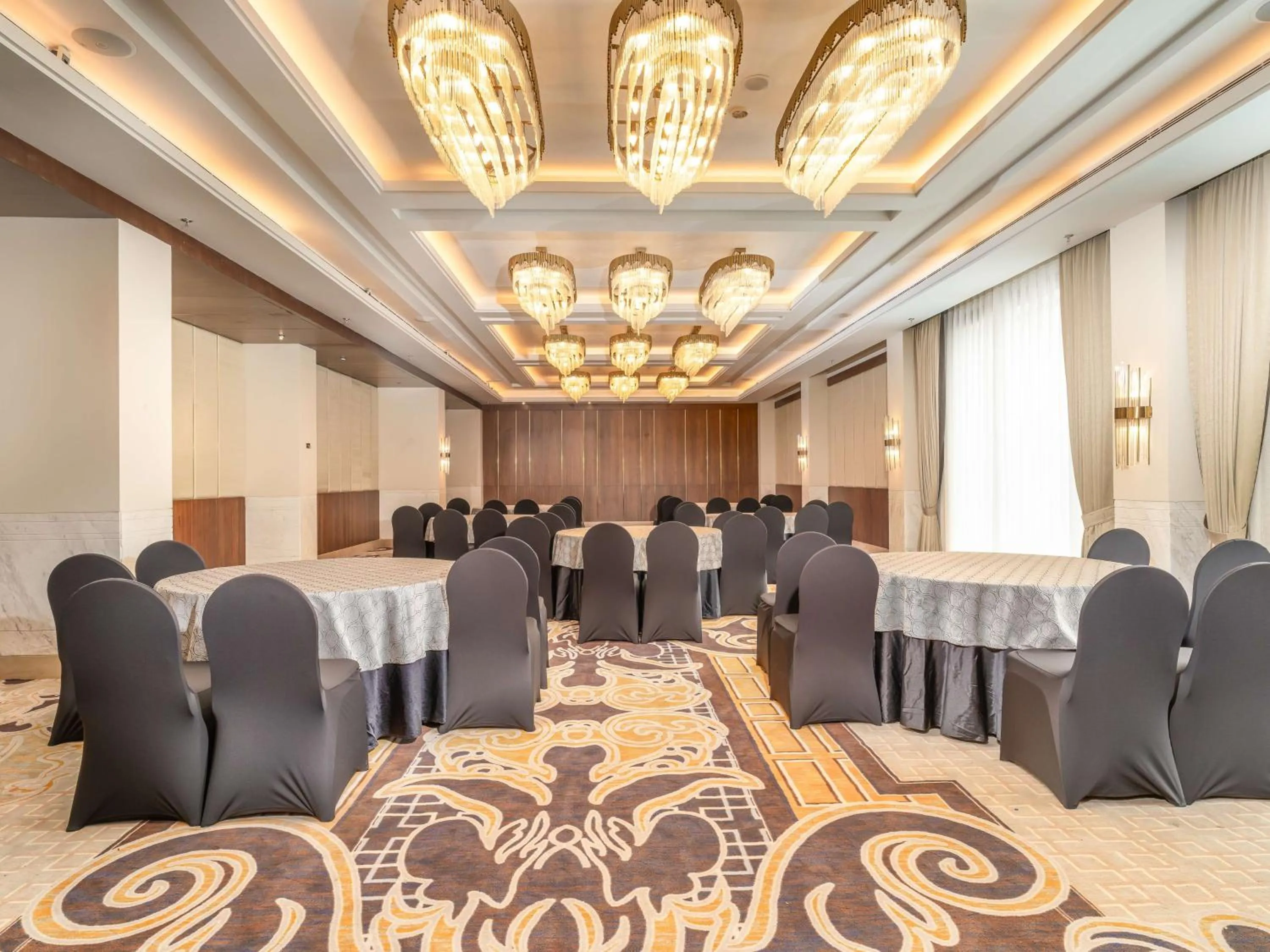 Meeting/conference room in Radisson Collection Hotel & Spa, Riverfront Srinagar