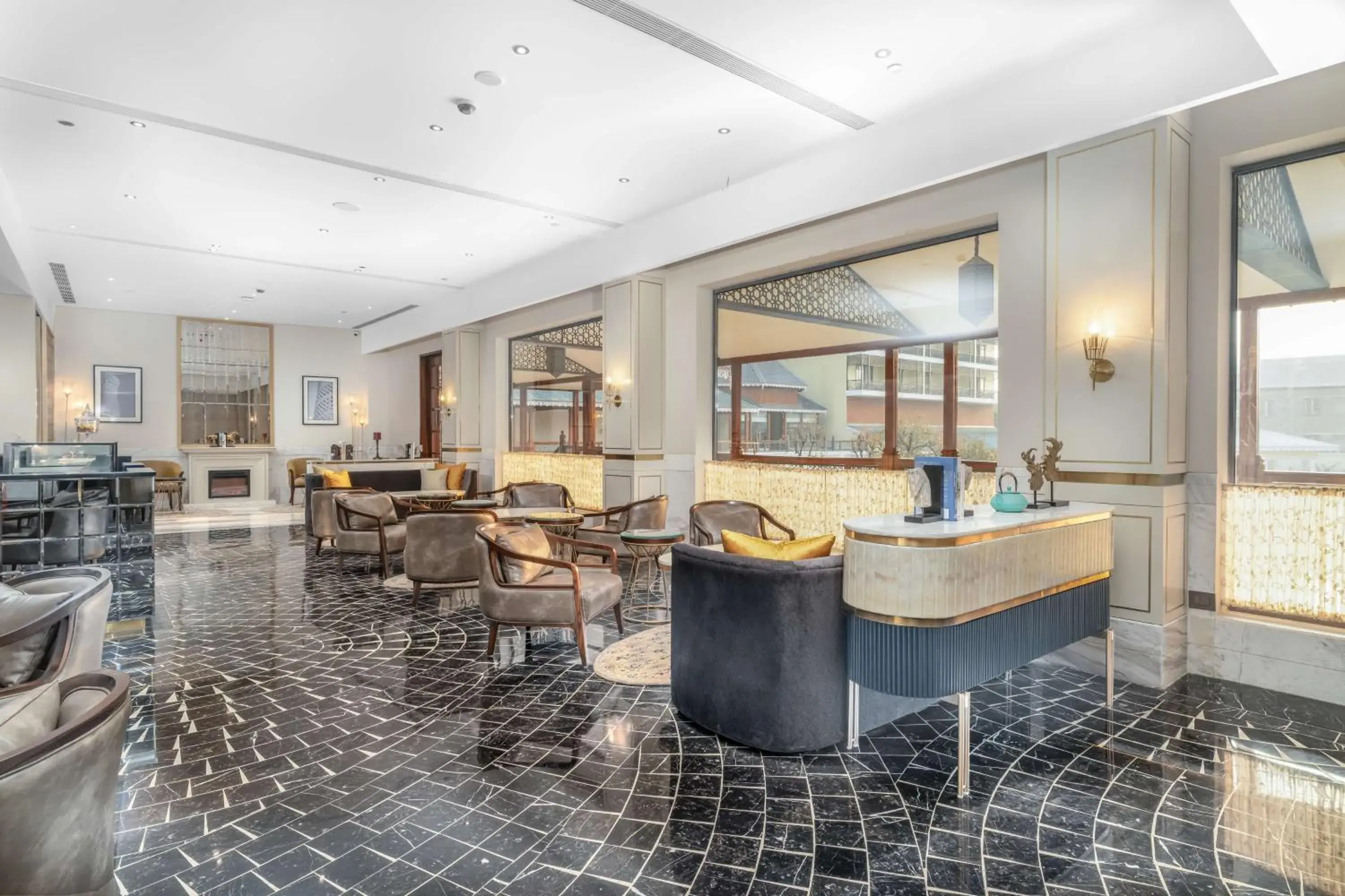 Lounge or bar in Radisson Collection Hotel & Spa, Riverfront Srinagar Lounge or bar in Radisson Collection Hotel & Spa, Riverfront Srinagar