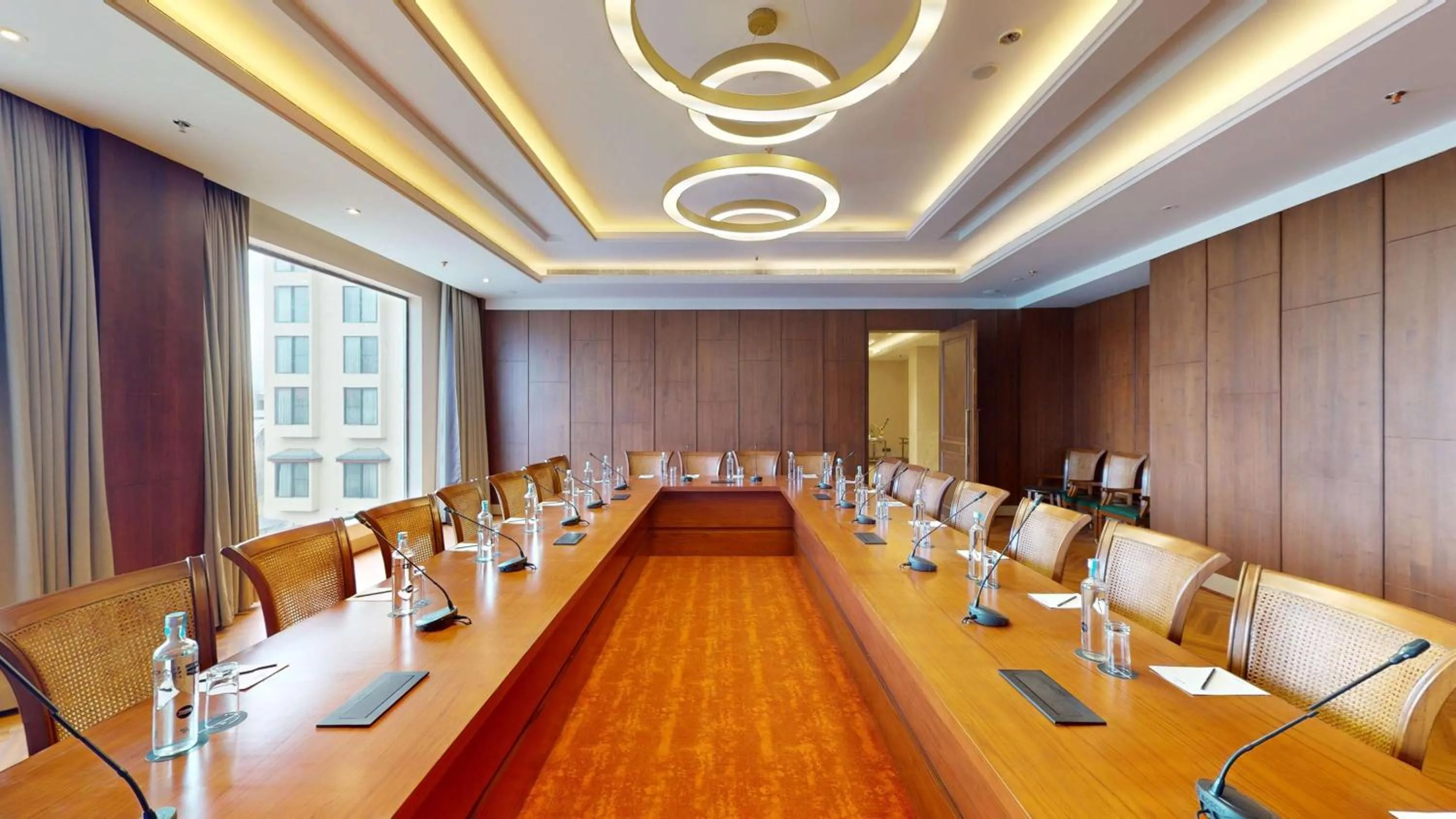 Meeting/conference room in Radisson Collection Hotel & Spa, Riverfront Srinagar