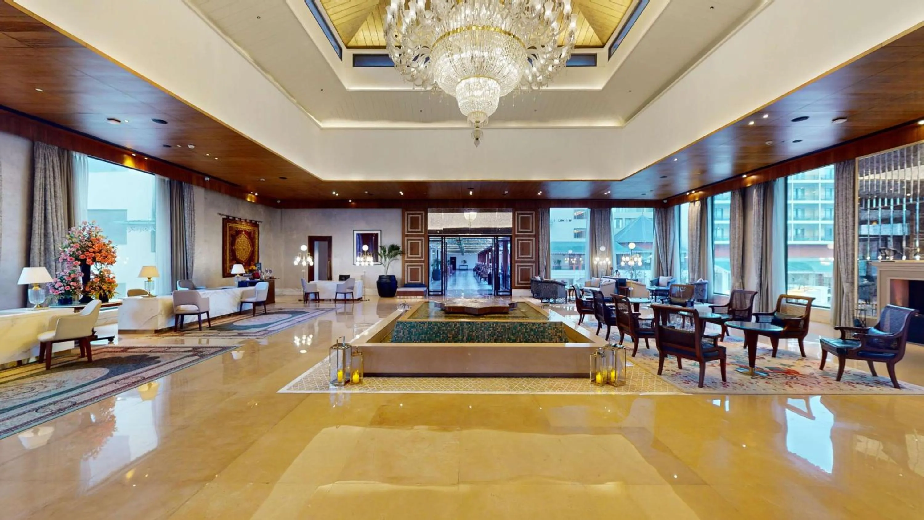 Lobby or reception in Radisson Collection Hotel & Spa, Riverfront Srinagar