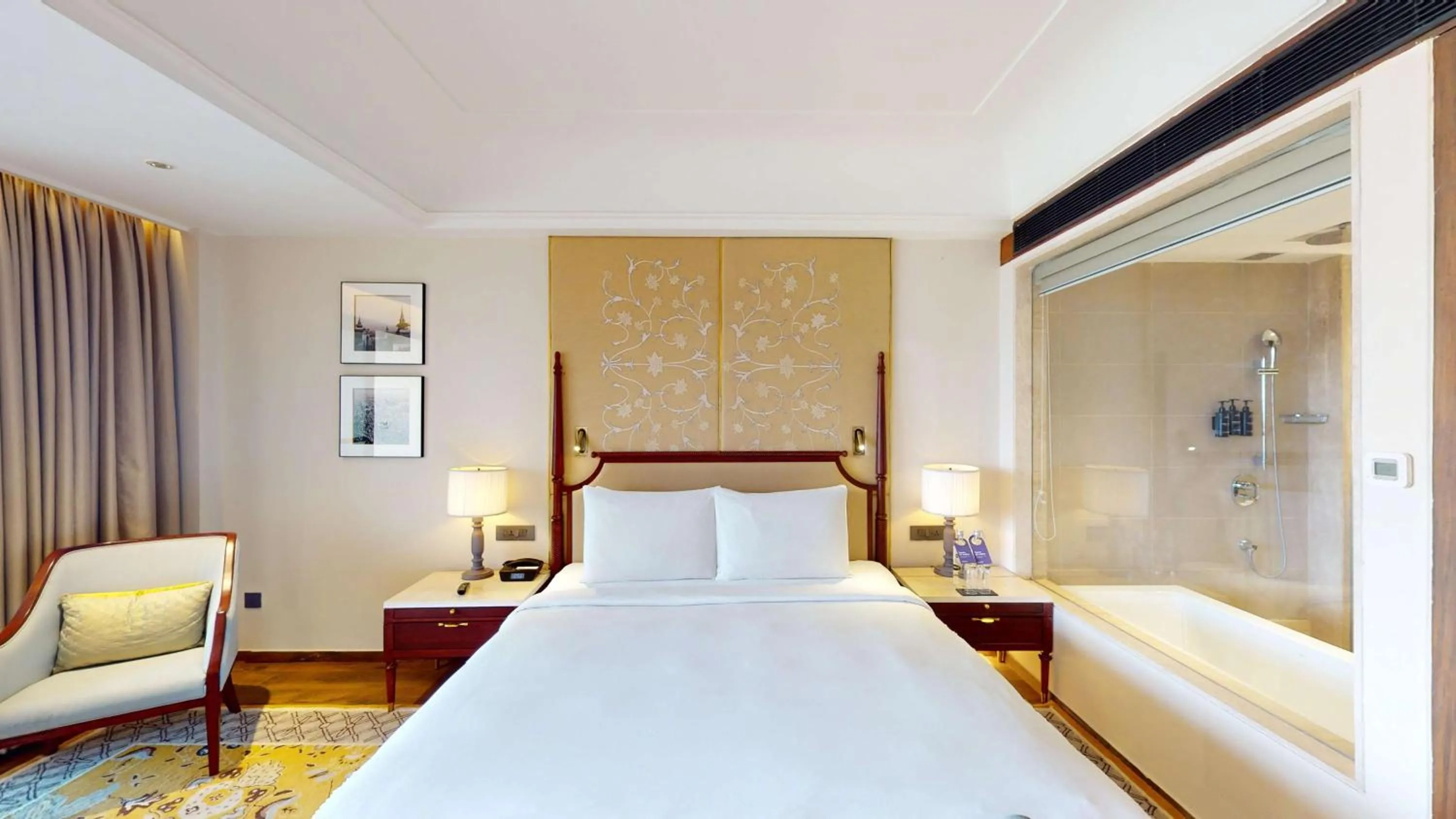 Bedroom, Bed in Radisson Collection Hotel & Spa, Riverfront Srinagar