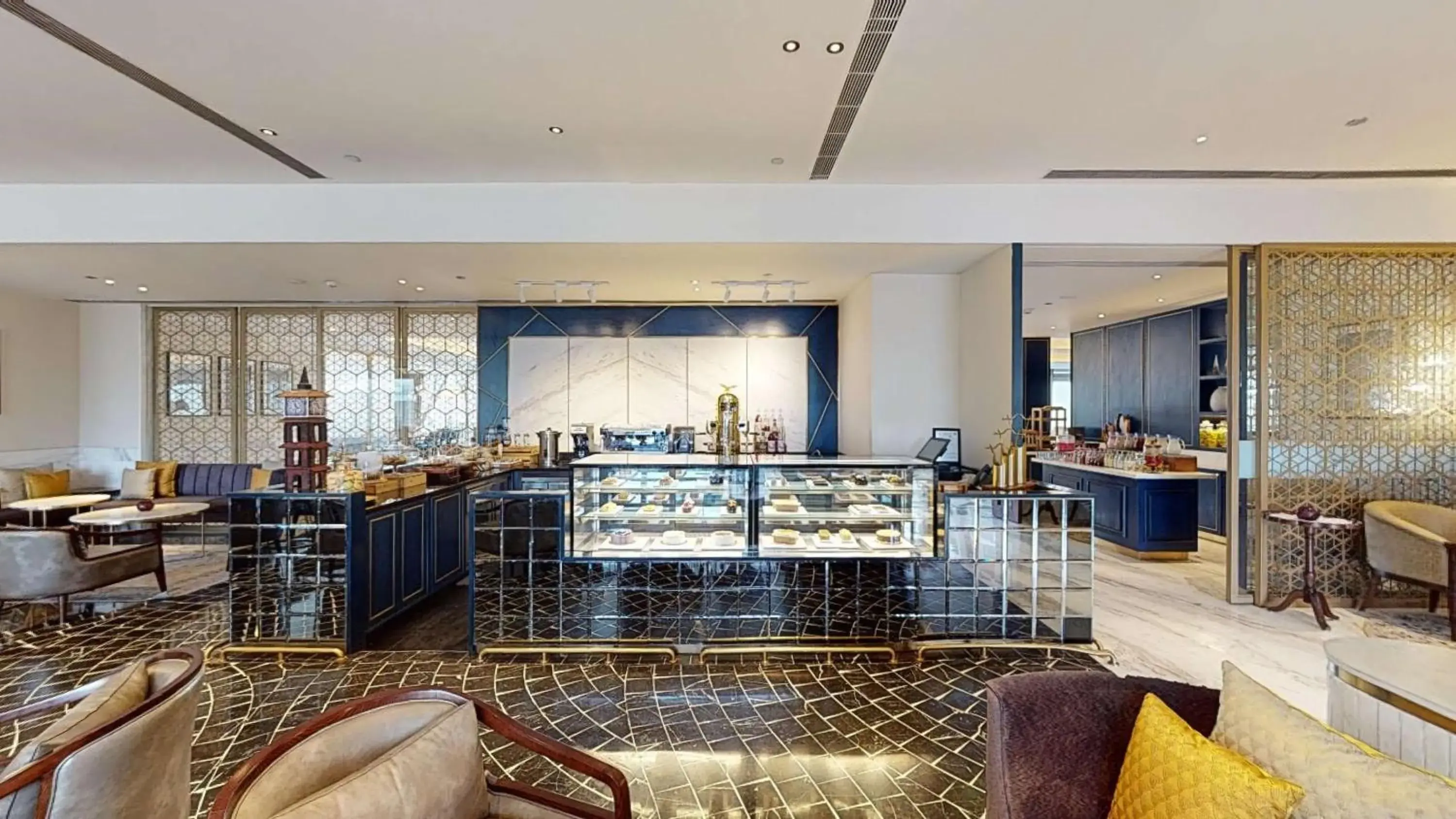 Lounge or bar in Radisson Collection Hotel & Spa, Riverfront Srinagar Lounge or bar in Radisson Collection Hotel & Spa, Riverfront Srinagar
