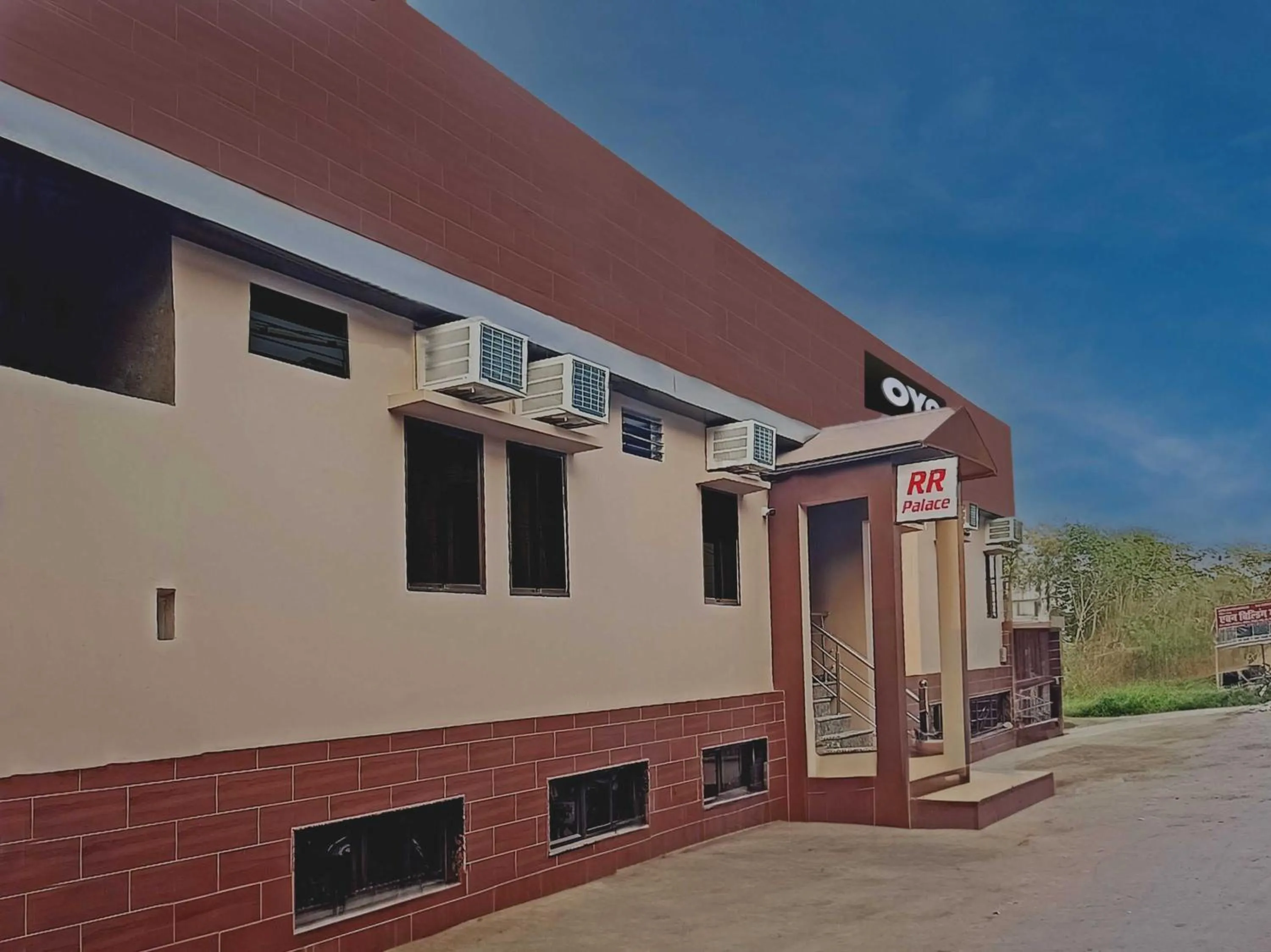 Facade/entrance in Hotel O Royal Regency Palace