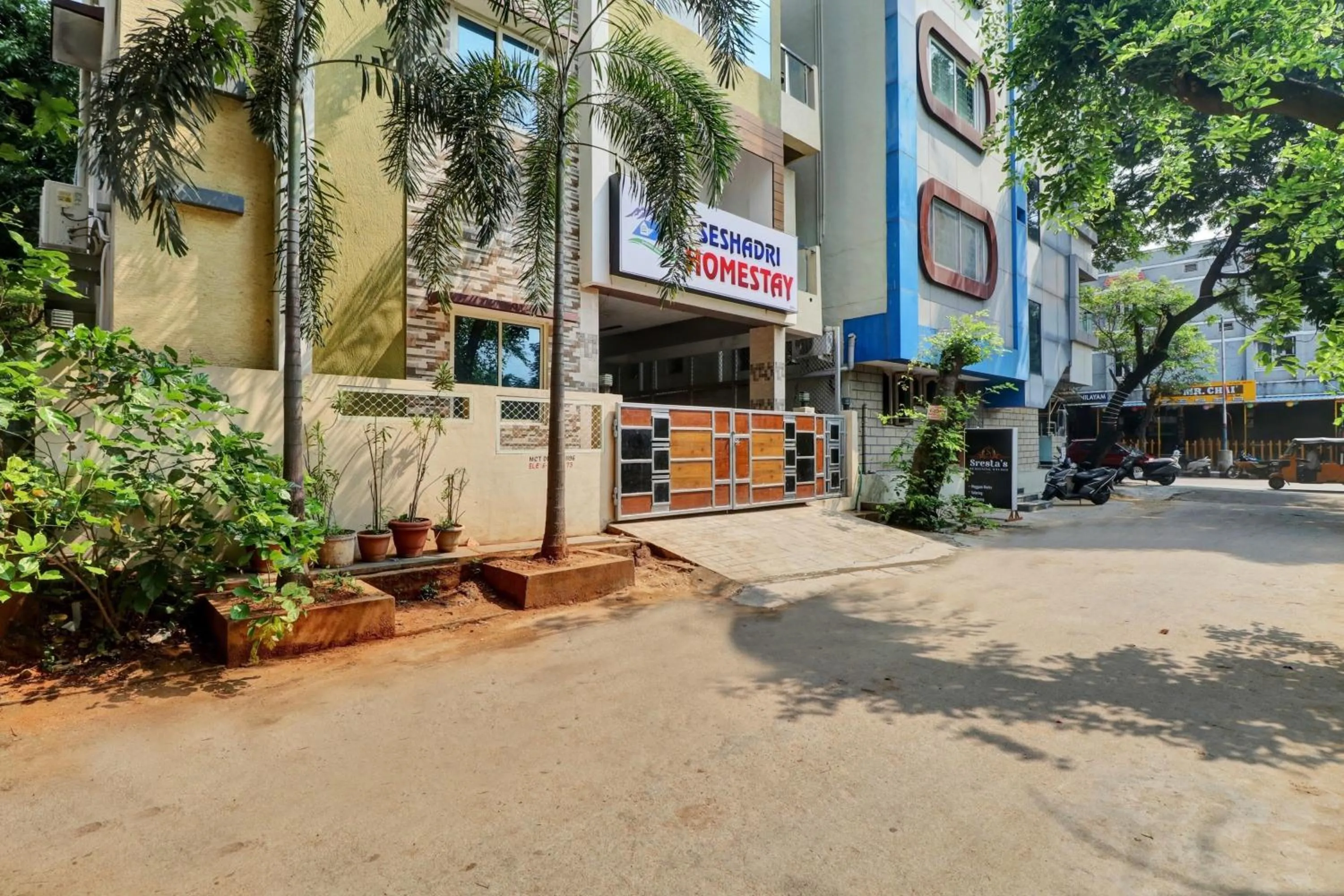 Facade/entrance in Hotel O SESHADRI HOMESTAY