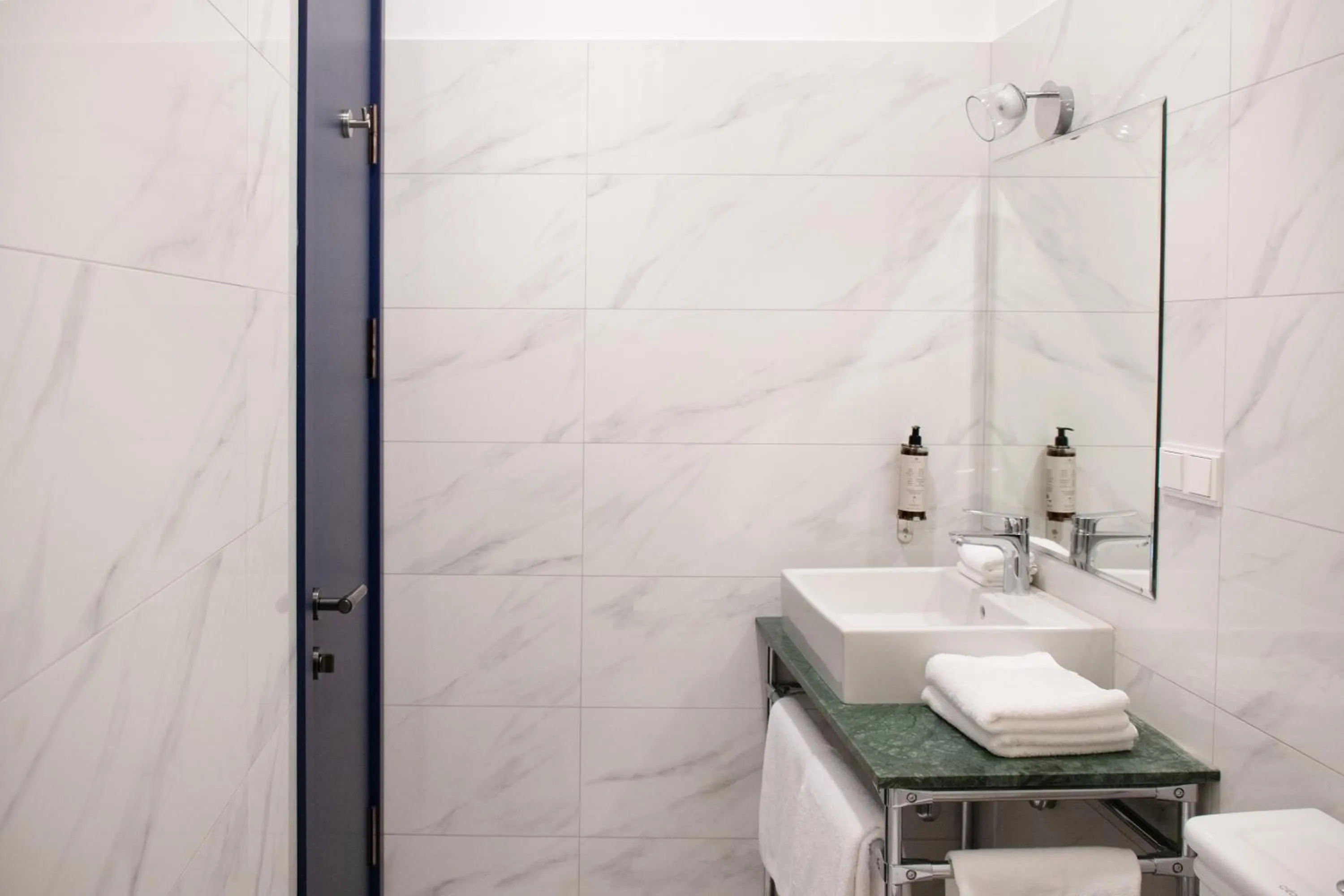 Bathroom in Margot Sololaki