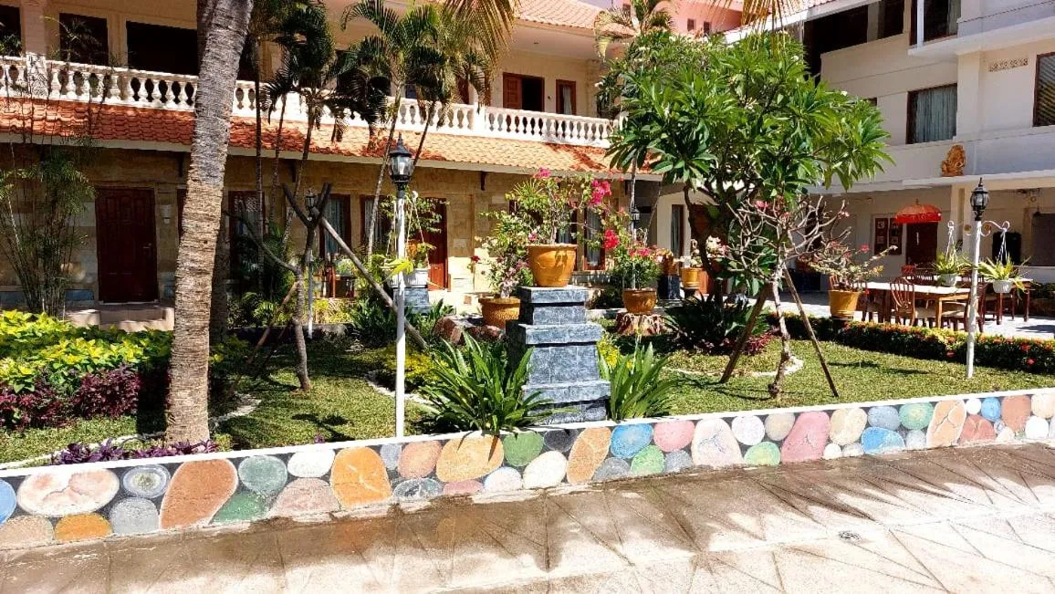 Garden in Grand Melka Hotel