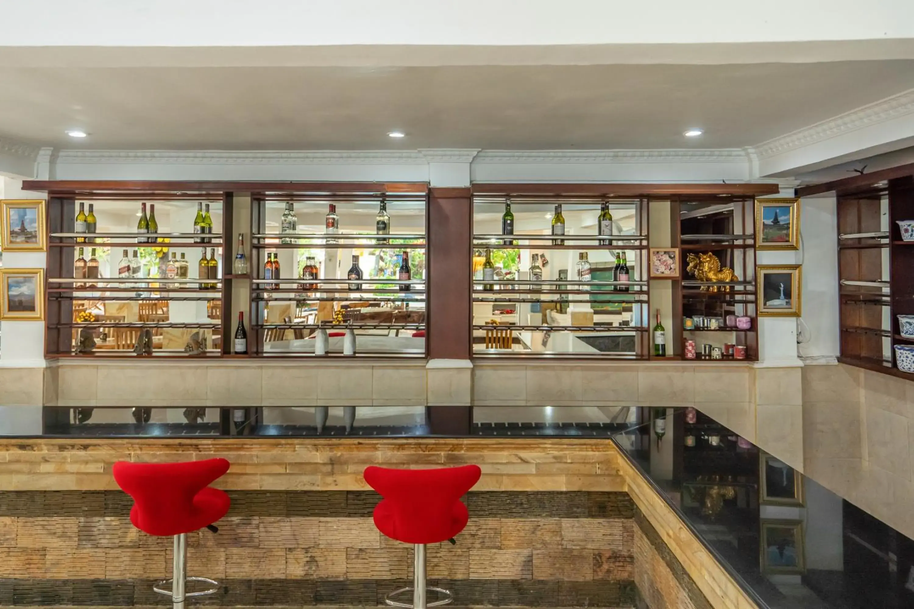 Restaurant/places to eat in Grand Melka Hotel Restaurant/places to eat in Grand Melka Hotel