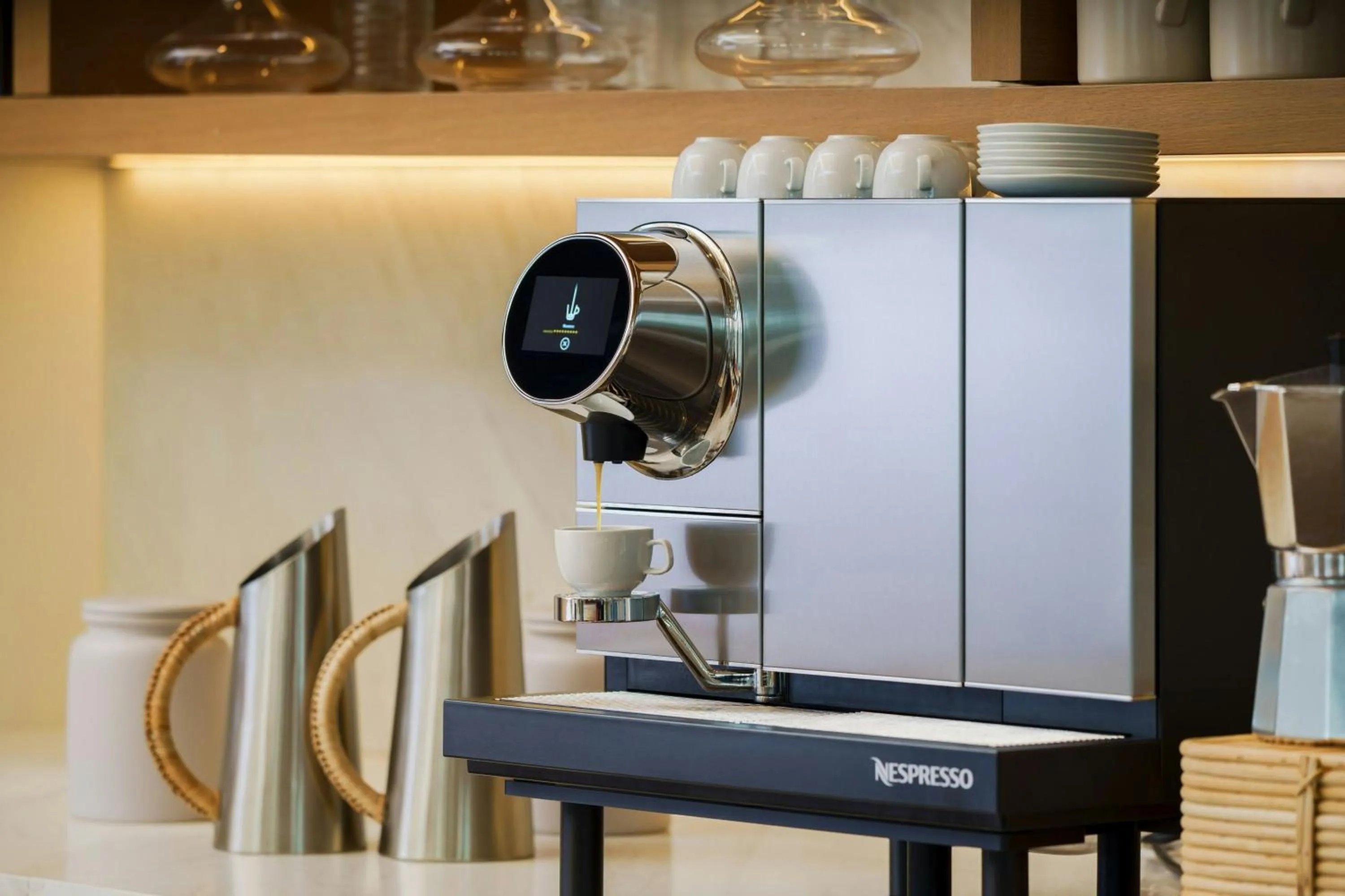 Lounge or bar in AC Hotel by Marriott Naples 5th Avenue