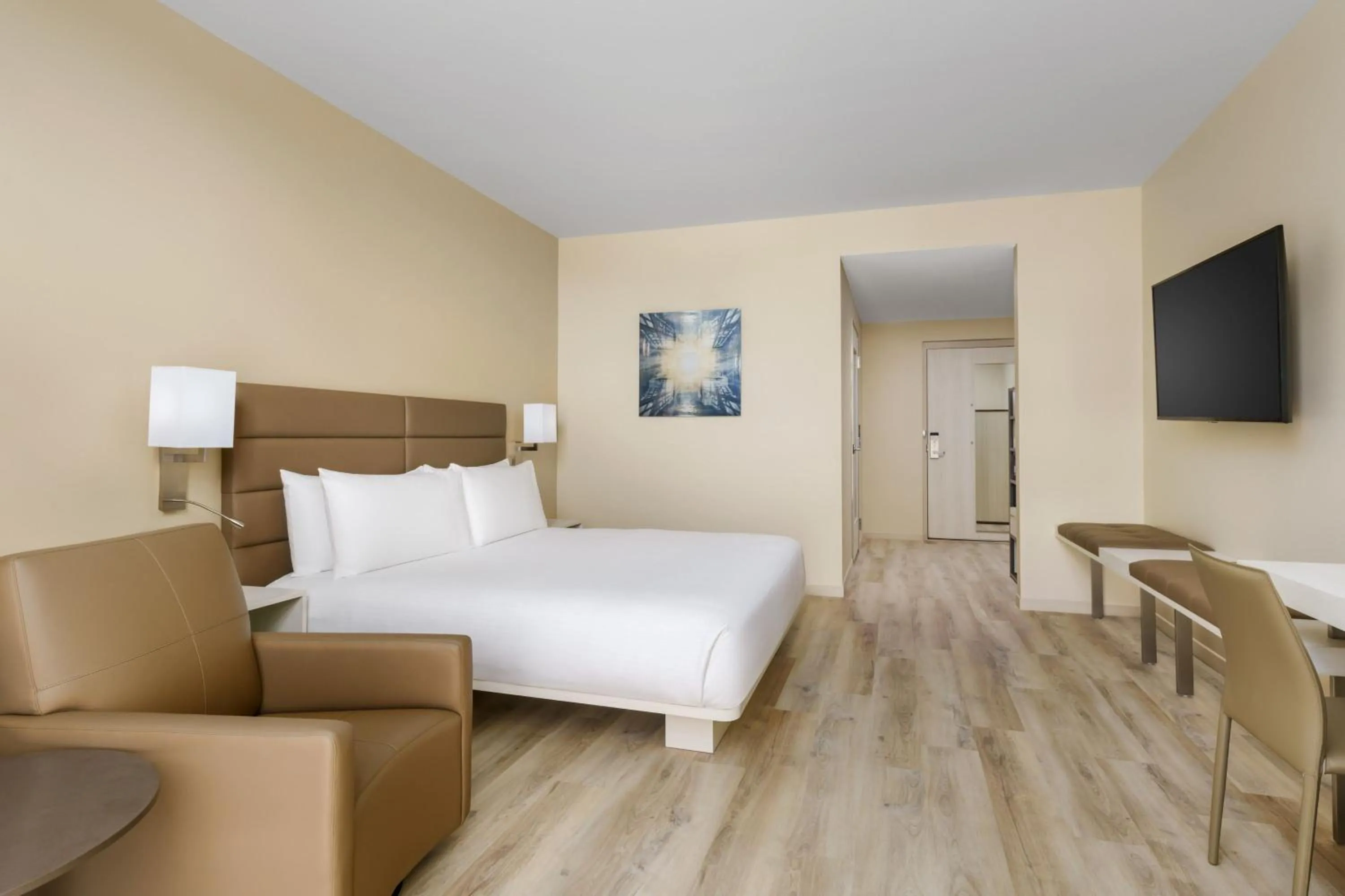 Photo of the whole room, Bed in AC Hotel by Marriott Naples 5th Avenue