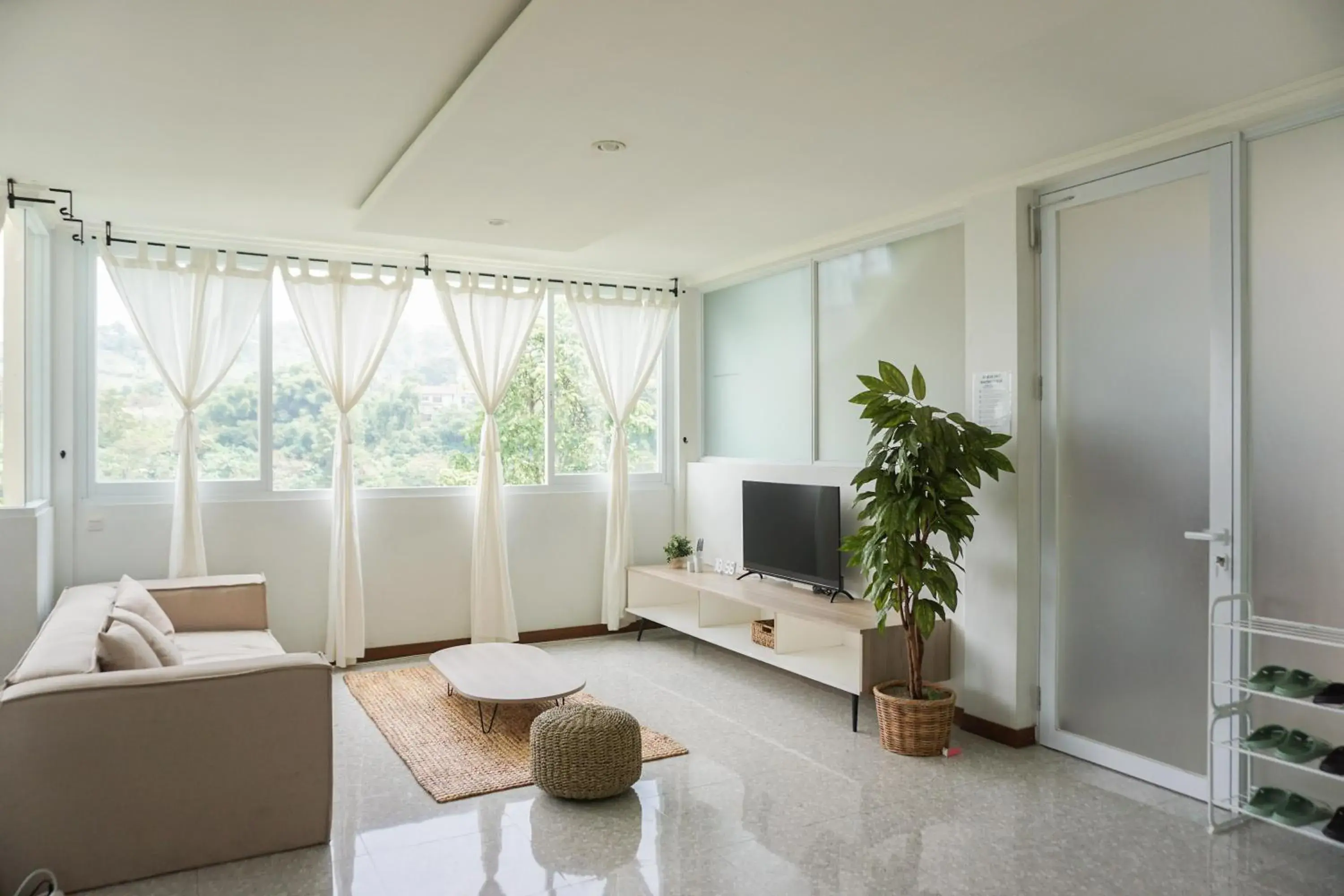 Apartment - Ground Floor in Over Easy Apartment Apartment - Ground Floor in Over Easy Apartment