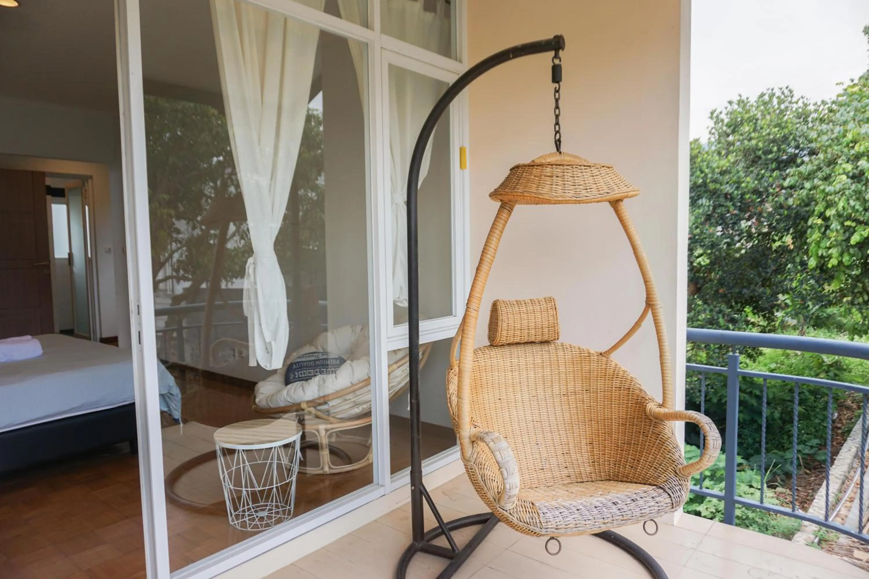 Balcony/Terrace in Over Easy Apartment