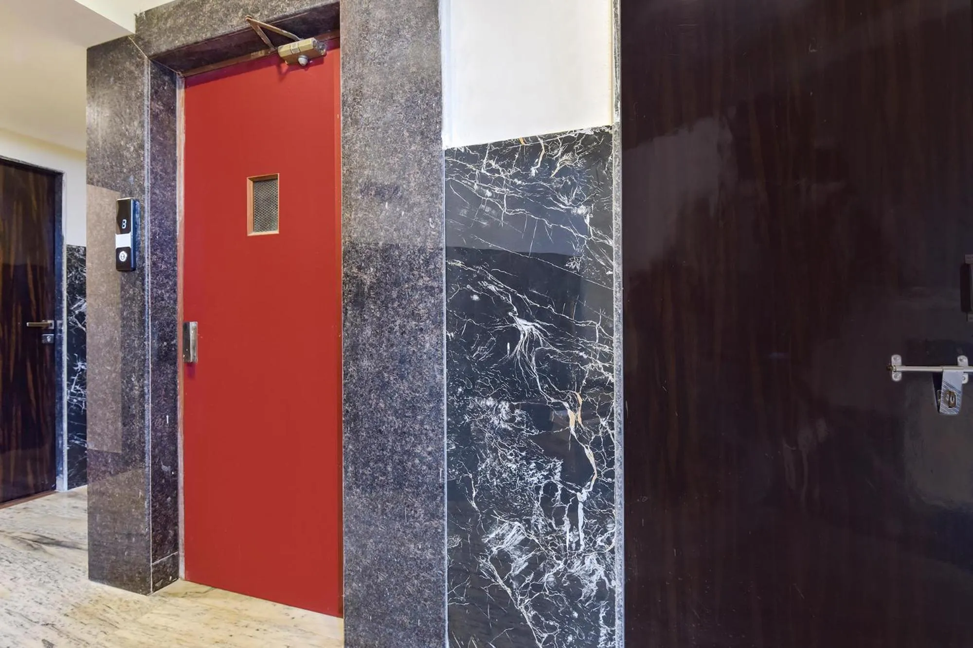 elevator in Via Shri Krishna