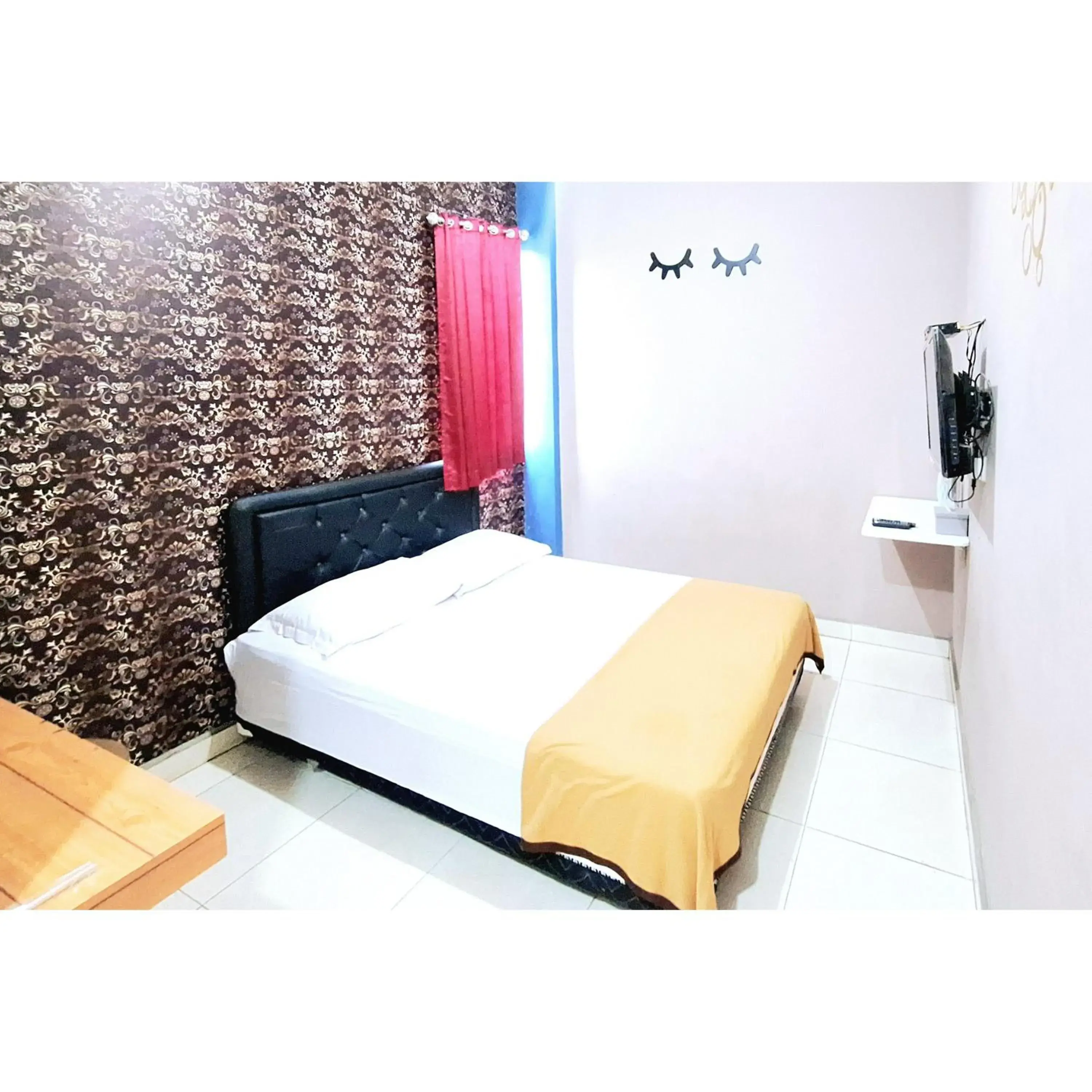 Bedroom, Bed in Home Inggil RedPartner Bedroom, Bed in Home Inggil RedPartner