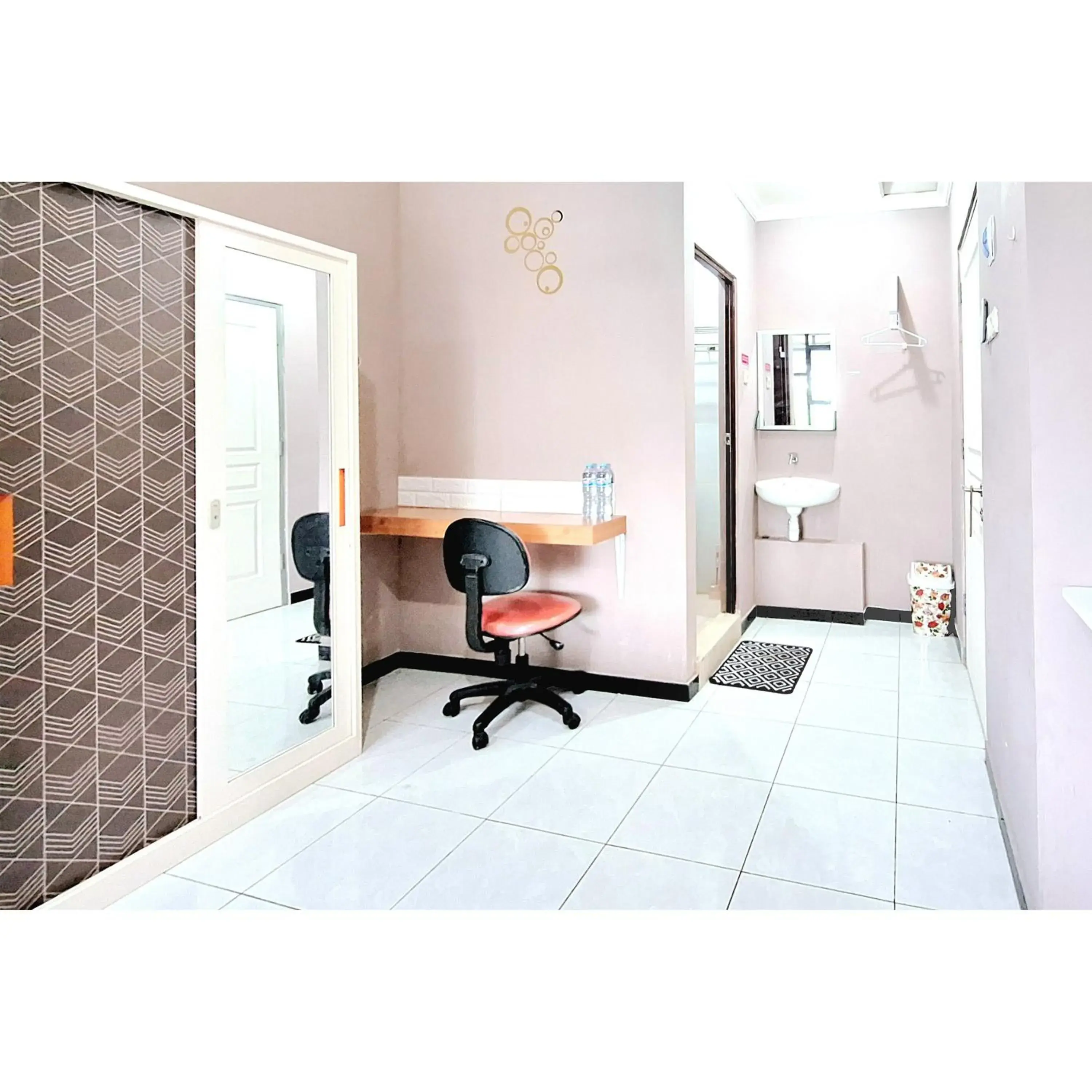 Bedroom in Home Inggil RedPartner Bedroom in Home Inggil RedPartner