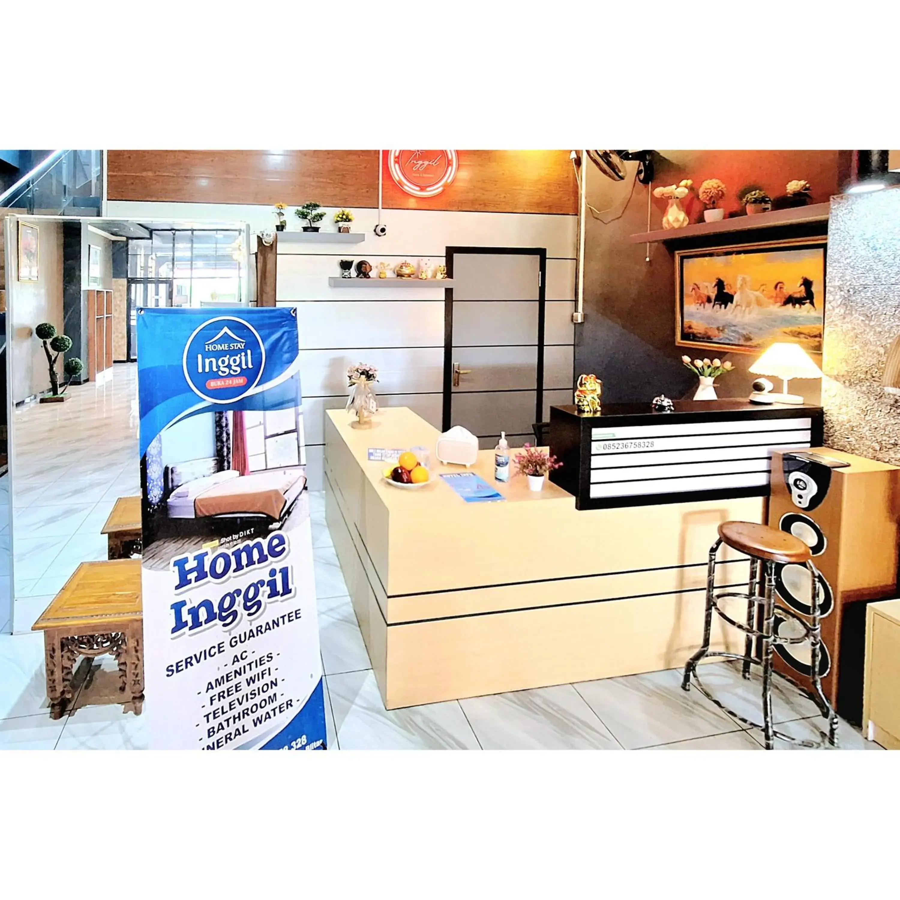 Lobby or reception, Bed in Home Inggil RedPartner Lobby or reception, Bed in Home Inggil RedPartner