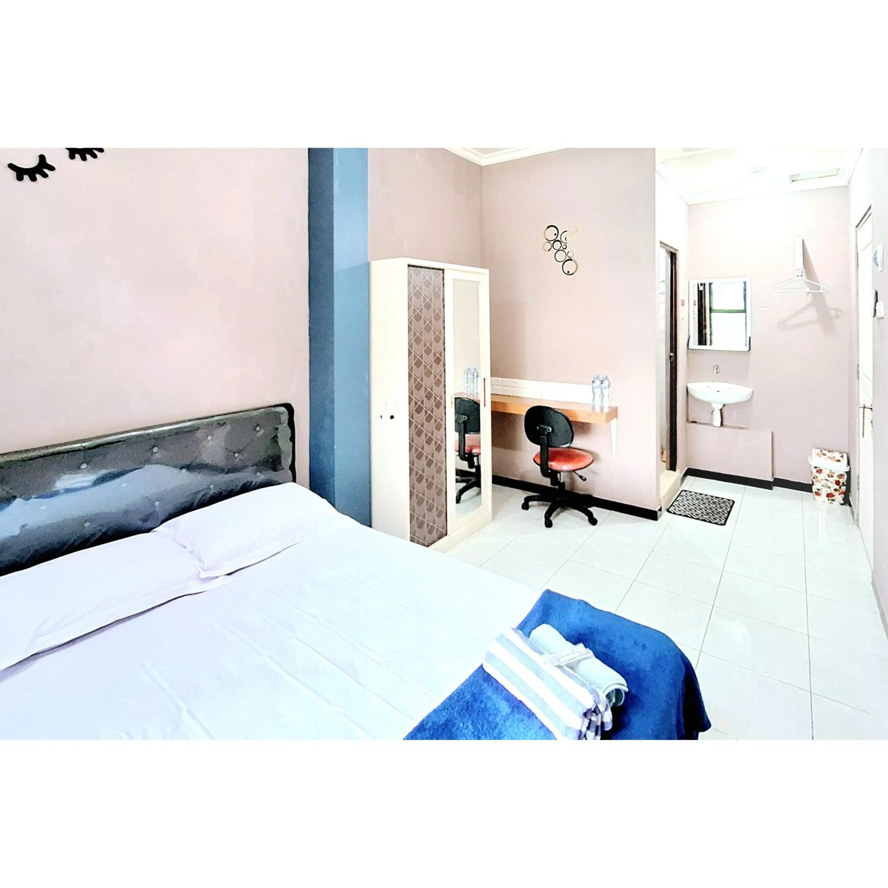 Bedroom, Bed in Home Inggil RedPartner